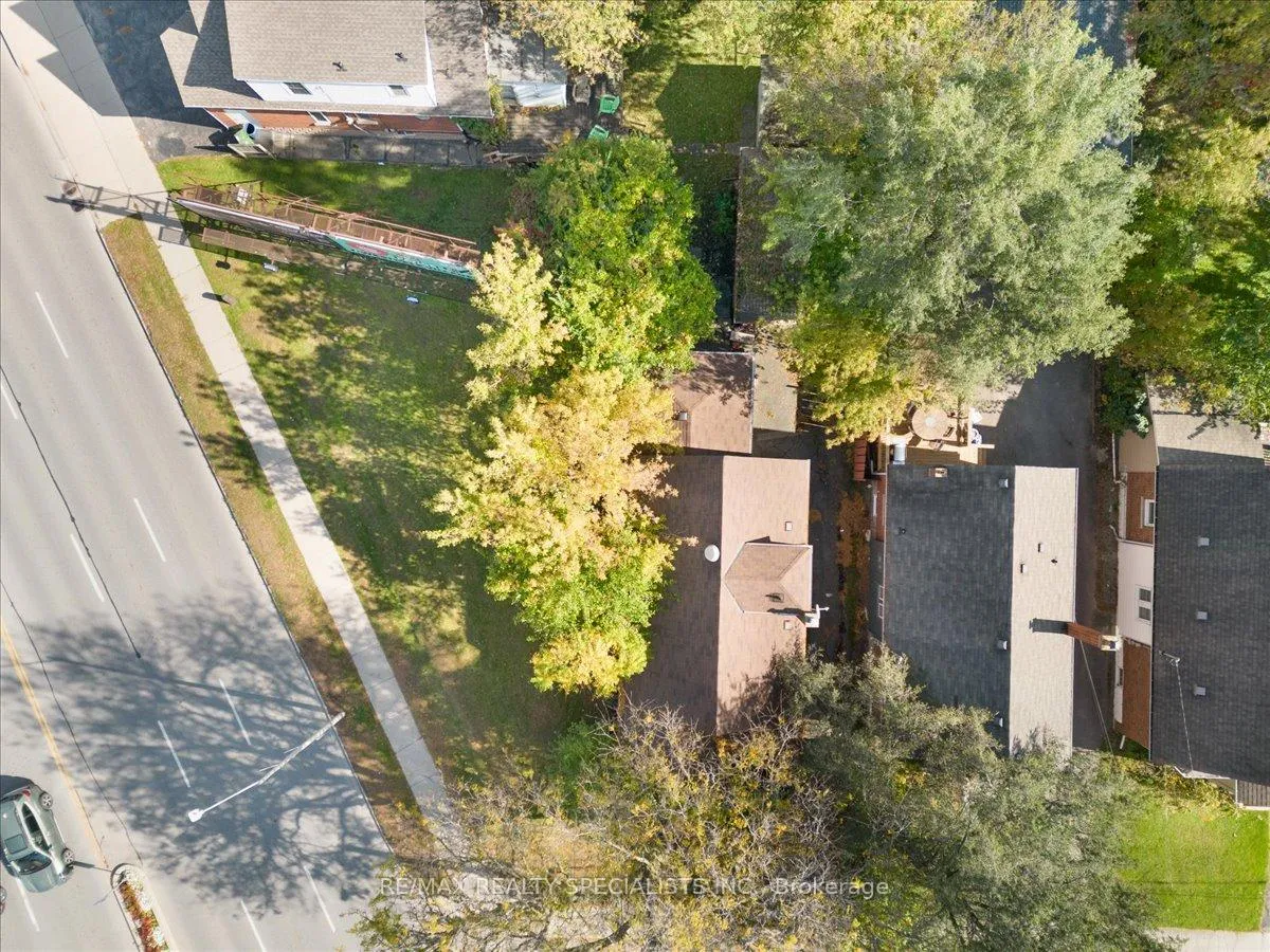Photo 34 of 83 Haddon Avenue S, Hamilton, Ainslie Wood — HOMEH