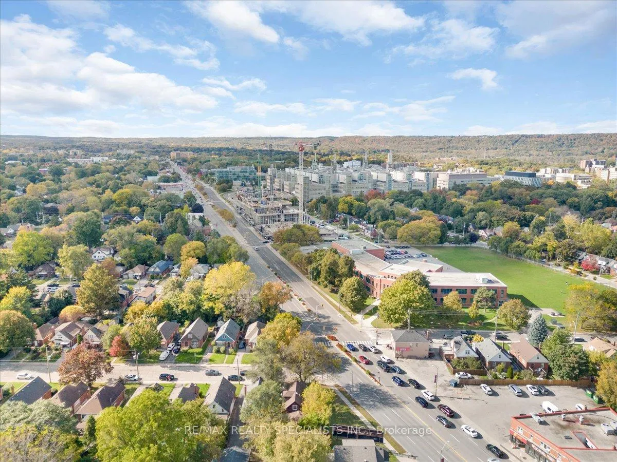 Photo 37 of 83 Haddon Avenue S, Hamilton, Ainslie Wood — HOMEH