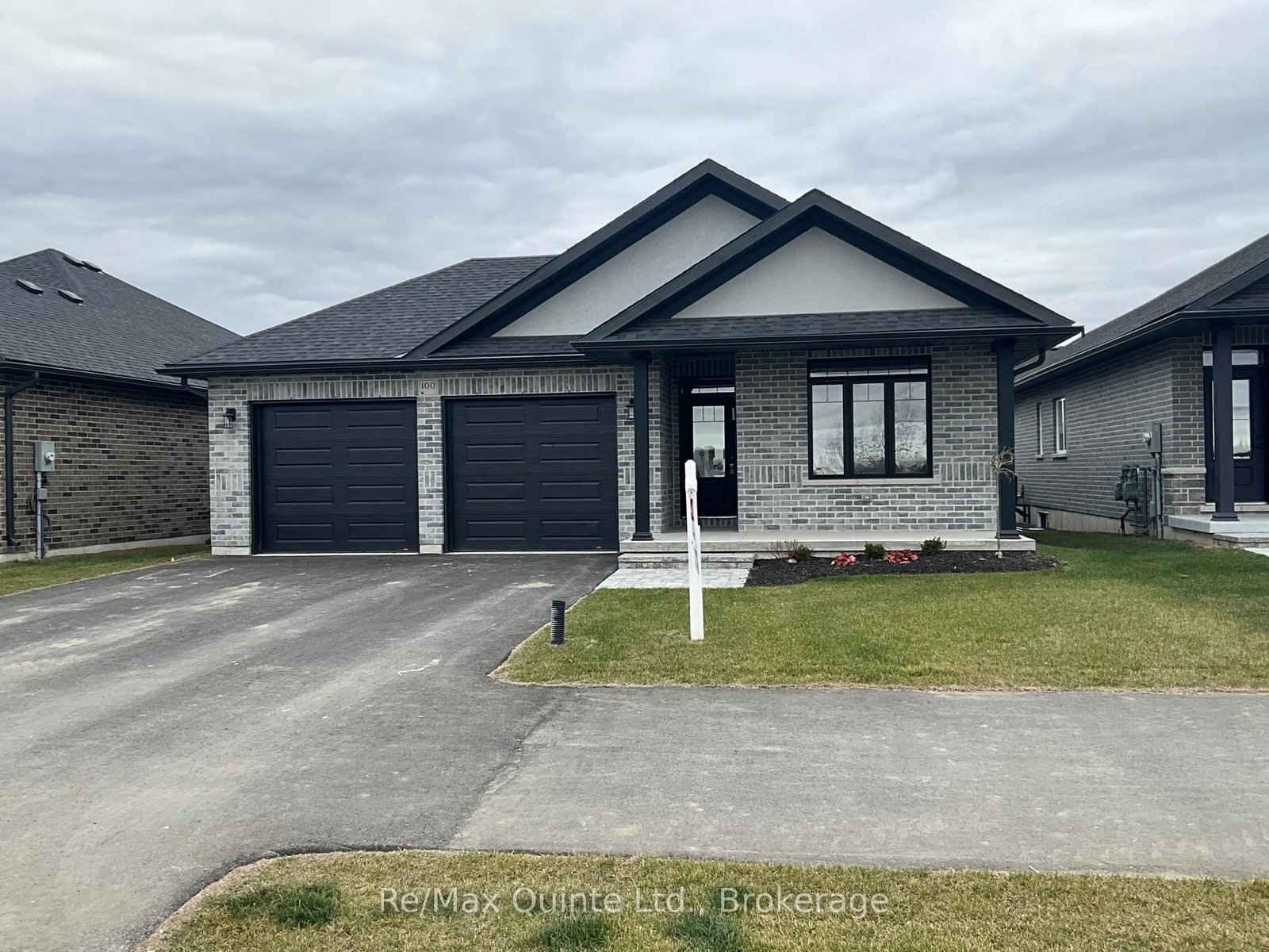 Front of 100 RAYCROFT Dr