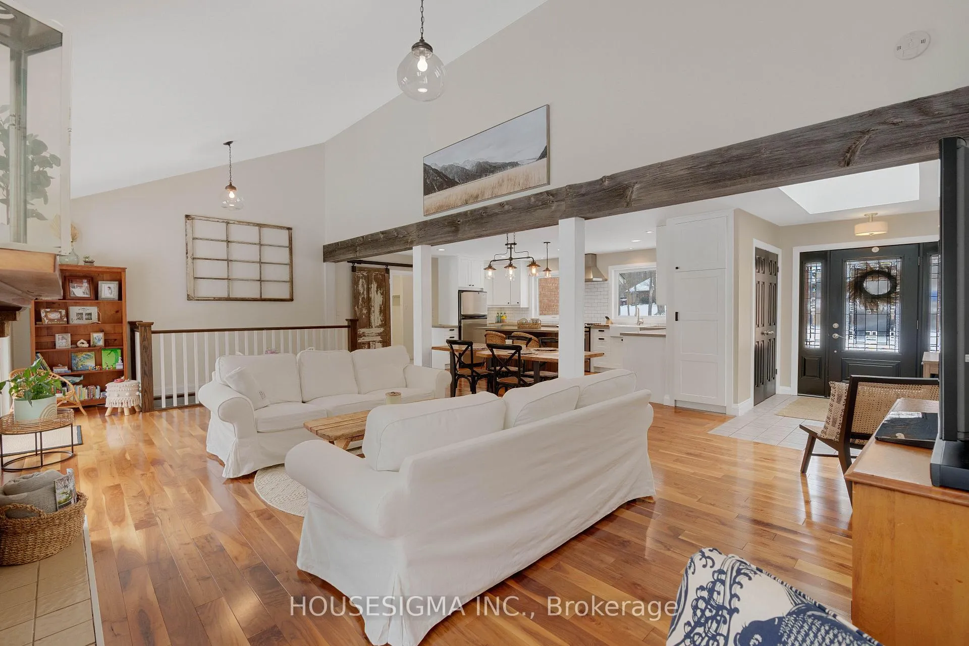 Photo 2 of 122 Maple Court, Shelburne — HOMEH