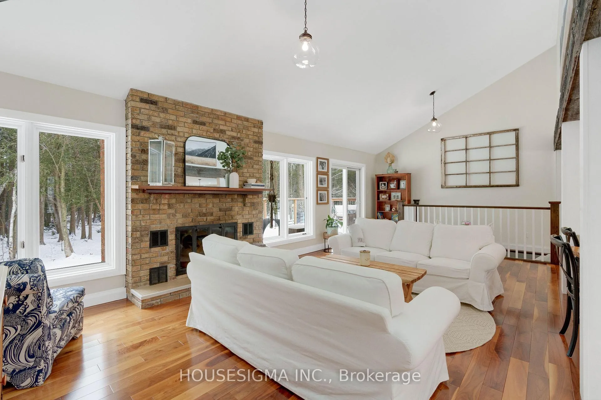 Photo 3 of 122 Maple Court, Shelburne — HOMEH