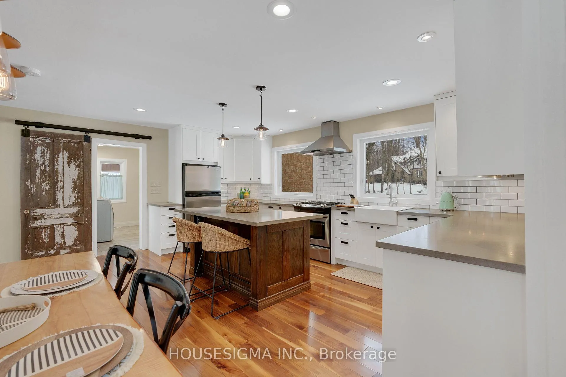 Photo 6 of 122 Maple Court, Shelburne — HOMEH