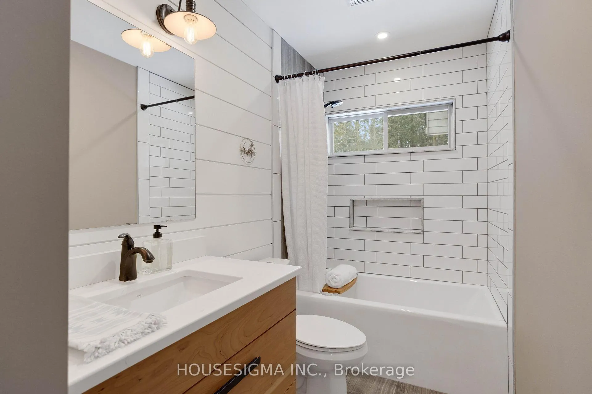 Photo 17 of 122 Maple Court, Shelburne — HOMEH