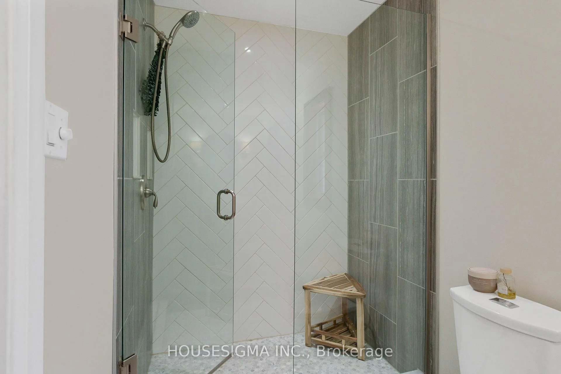 Photo 22 of 122 Maple Court, Shelburne — HOMEH