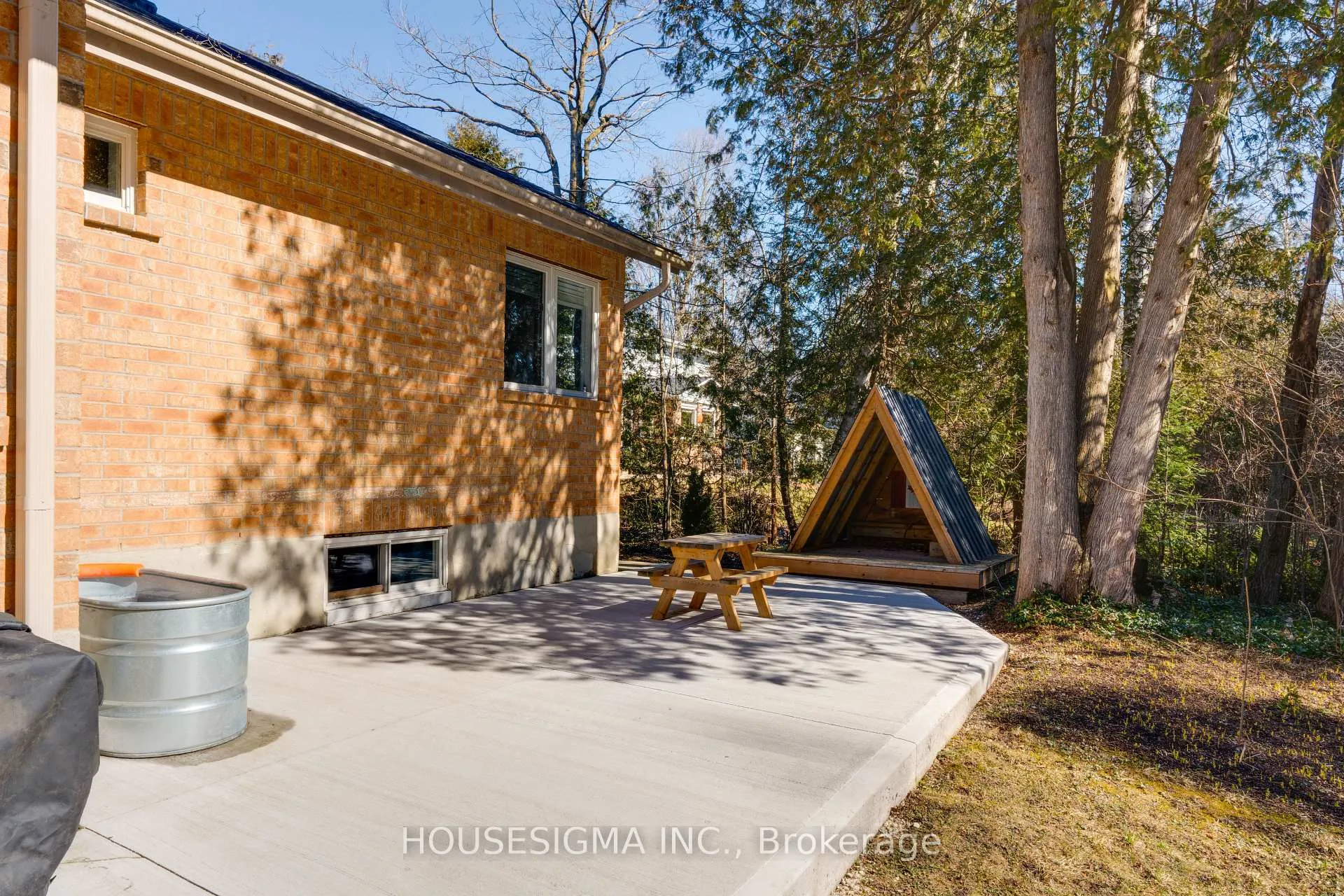 Photo 35 of 122 Maple Court, Shelburne — HOMEH