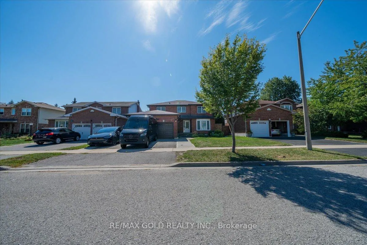 Photo 1 of 113 Rollo Drive N, Ajax, South East — HOMEH