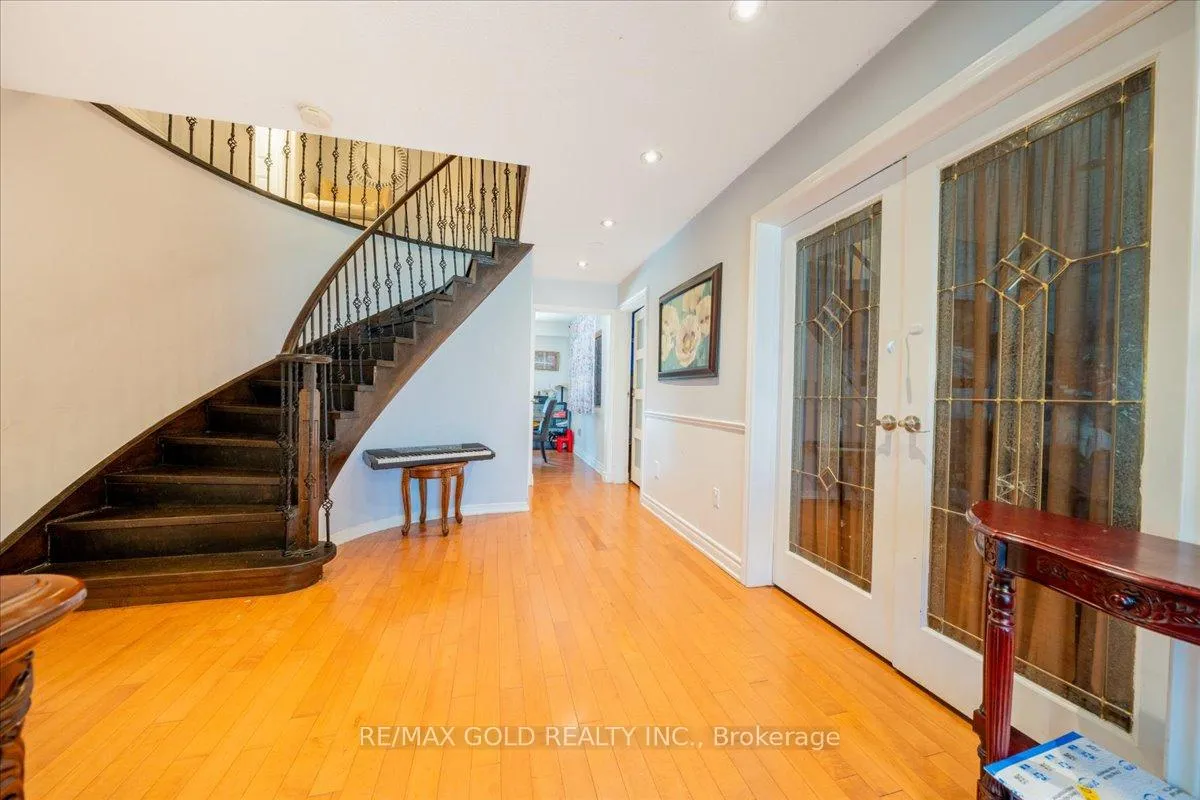 Photo 5 of 113 Rollo Drive N, Ajax, South East — HOMEH