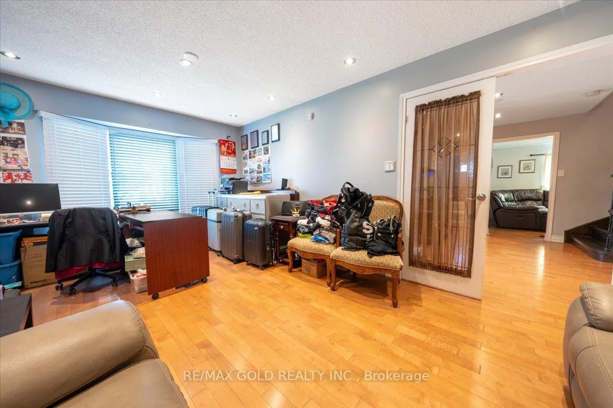 Photo 7 of 113 Rollo Drive N, Ajax, South East — HOMEH