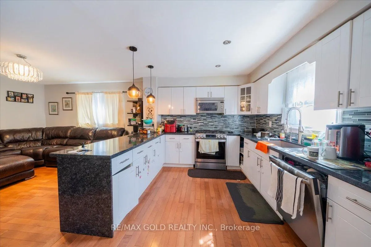 Photo 14 of 113 Rollo Drive N, Ajax, South East — HOMEH