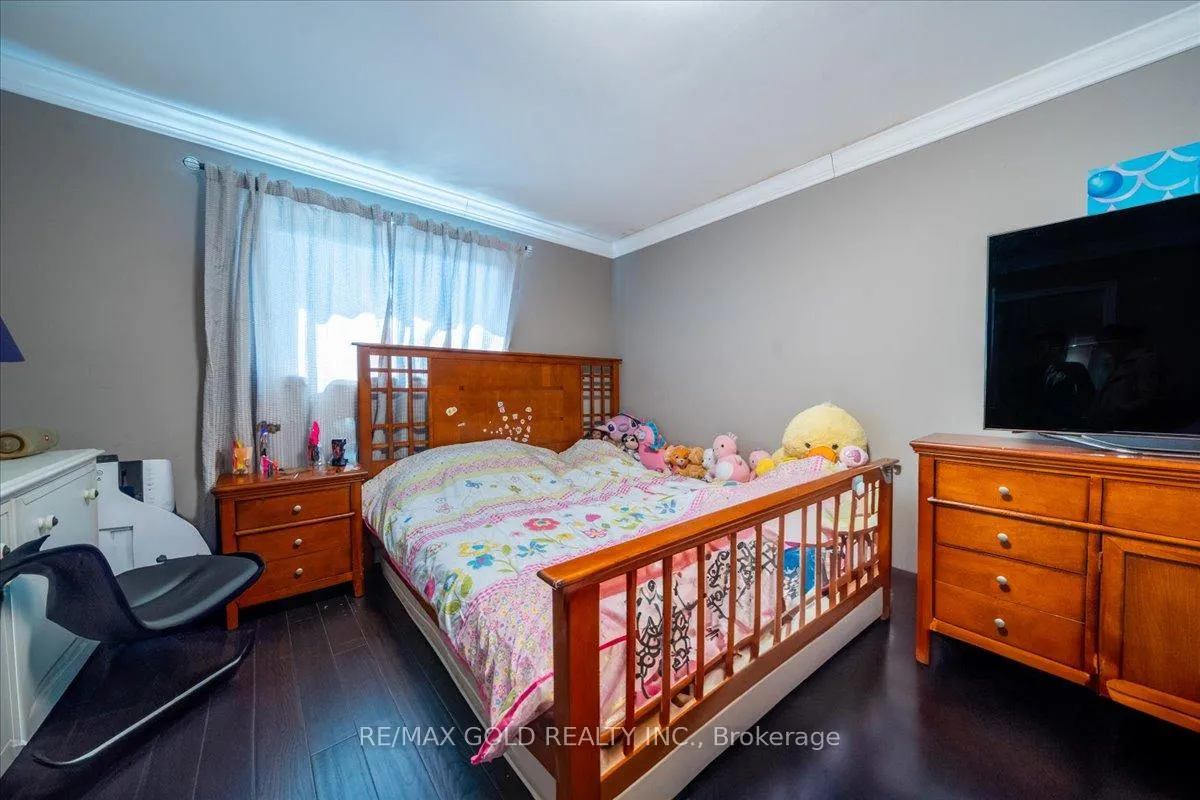 Photo 22 of 113 Rollo Drive N, Ajax, South East — HOMEH