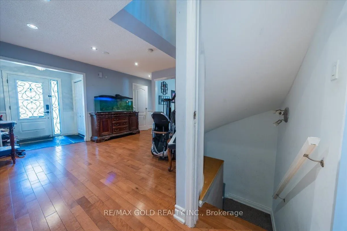 Photo 34 of 113 Rollo Drive N, Ajax, South East — HOMEH