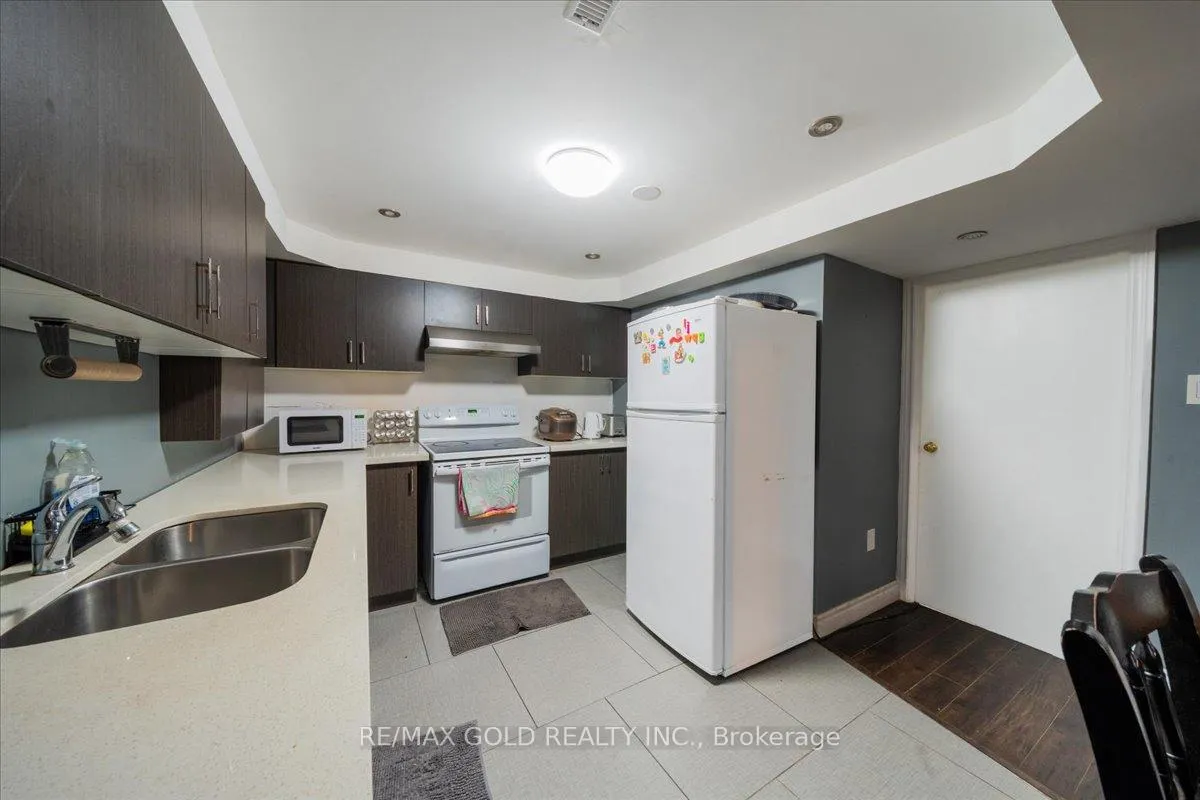 Photo 37 of 113 Rollo Drive N, Ajax, South East — HOMEH