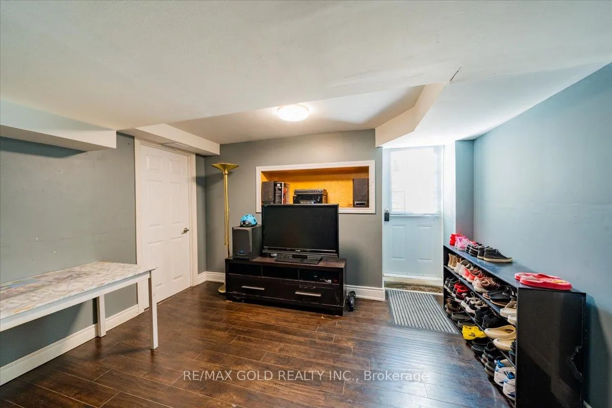 Photo 44 of 113 Rollo Drive N, Ajax, South East — HOMEH