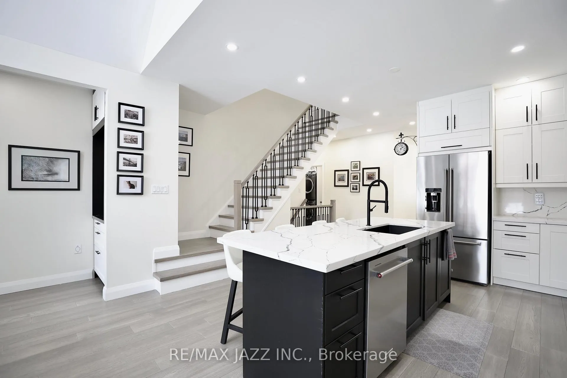 Photo 4 of 1334 Harlstone Crescent, Oshawa, Taunton — HOMEH