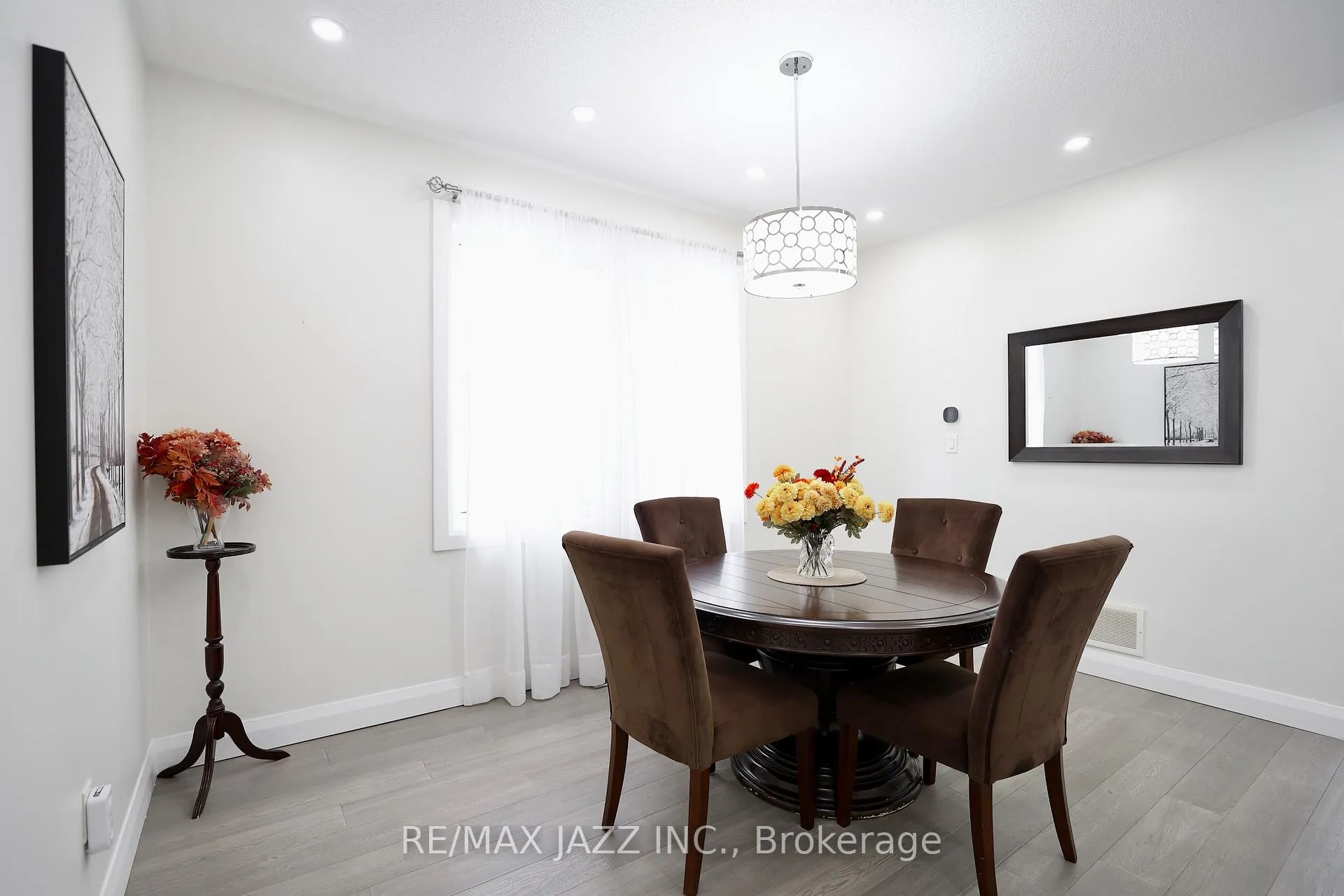 Photo 9 of 1334 Harlstone Crescent, Oshawa, Taunton — HOMEH