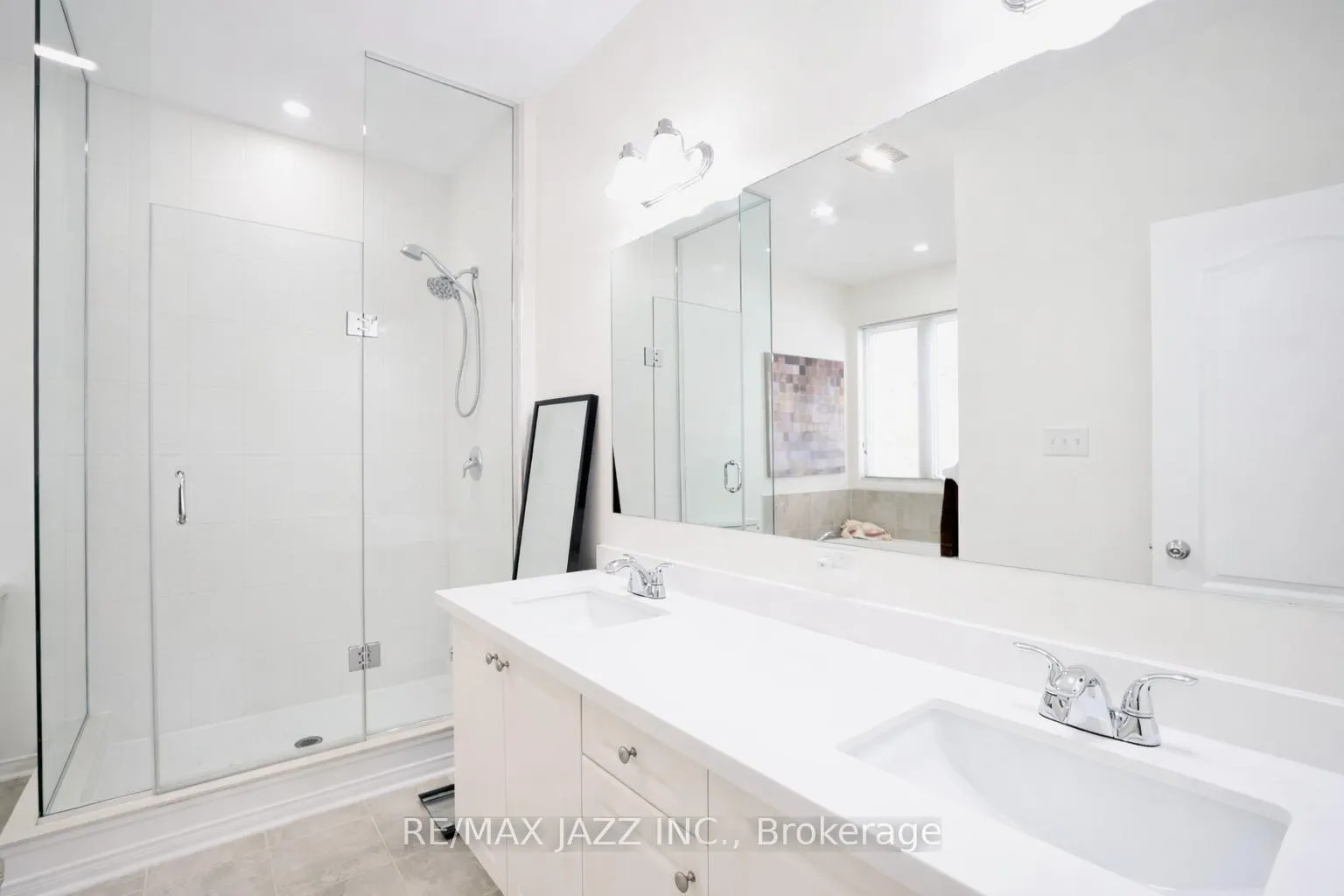 Photo 11 of 1334 Harlstone Crescent, Oshawa, Taunton — HOMEH