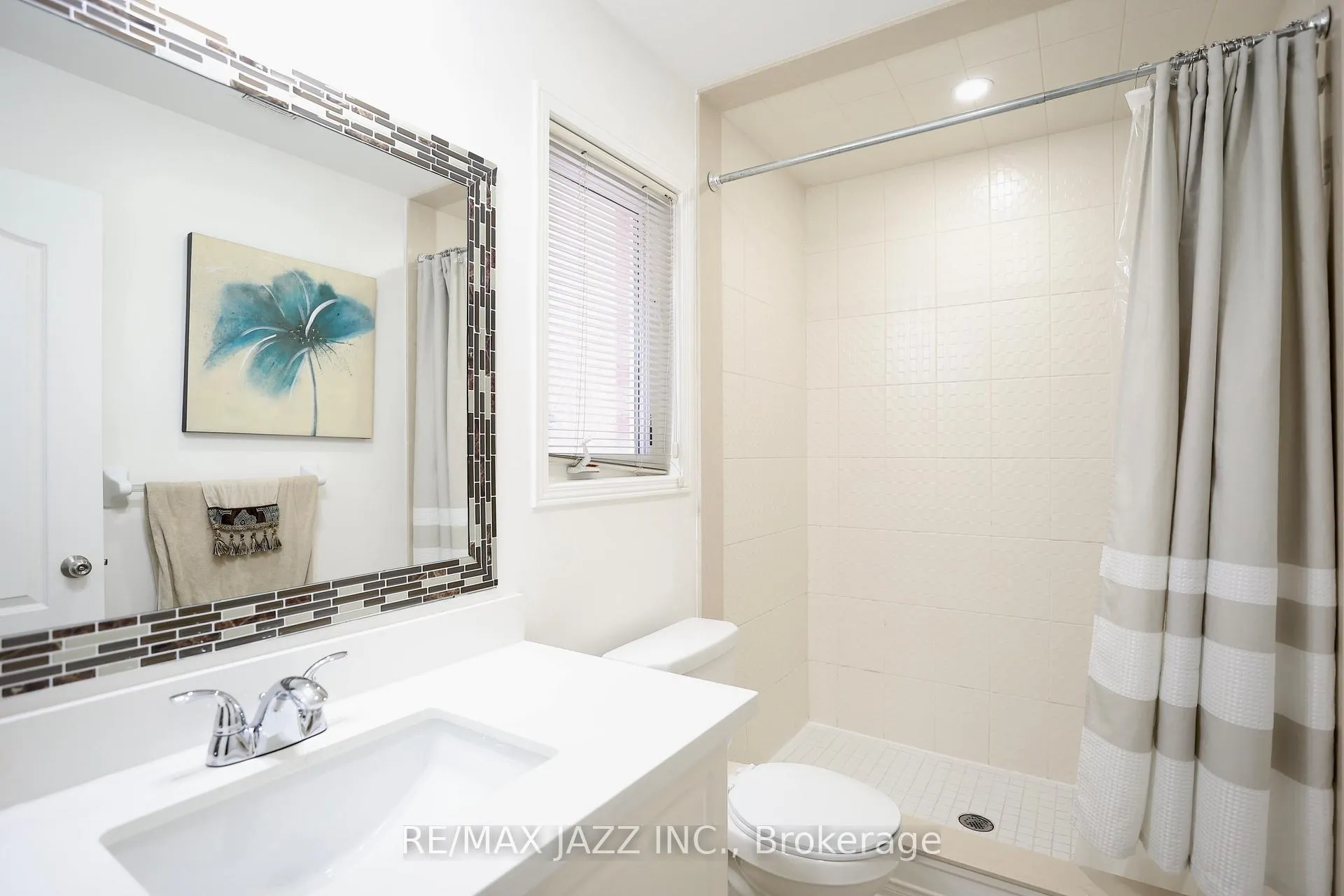 Photo 14 of 1334 Harlstone Crescent, Oshawa, Taunton — HOMEH