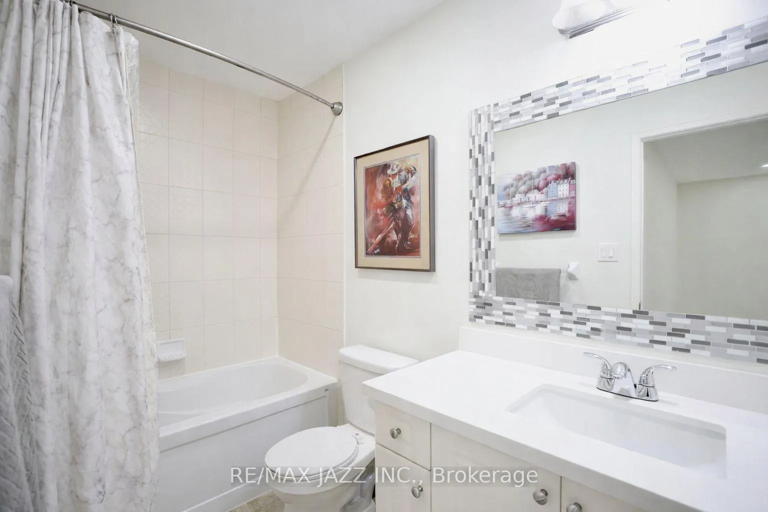 Photo 17 of 1334 Harlstone Crescent, Oshawa, Taunton — HOMEH