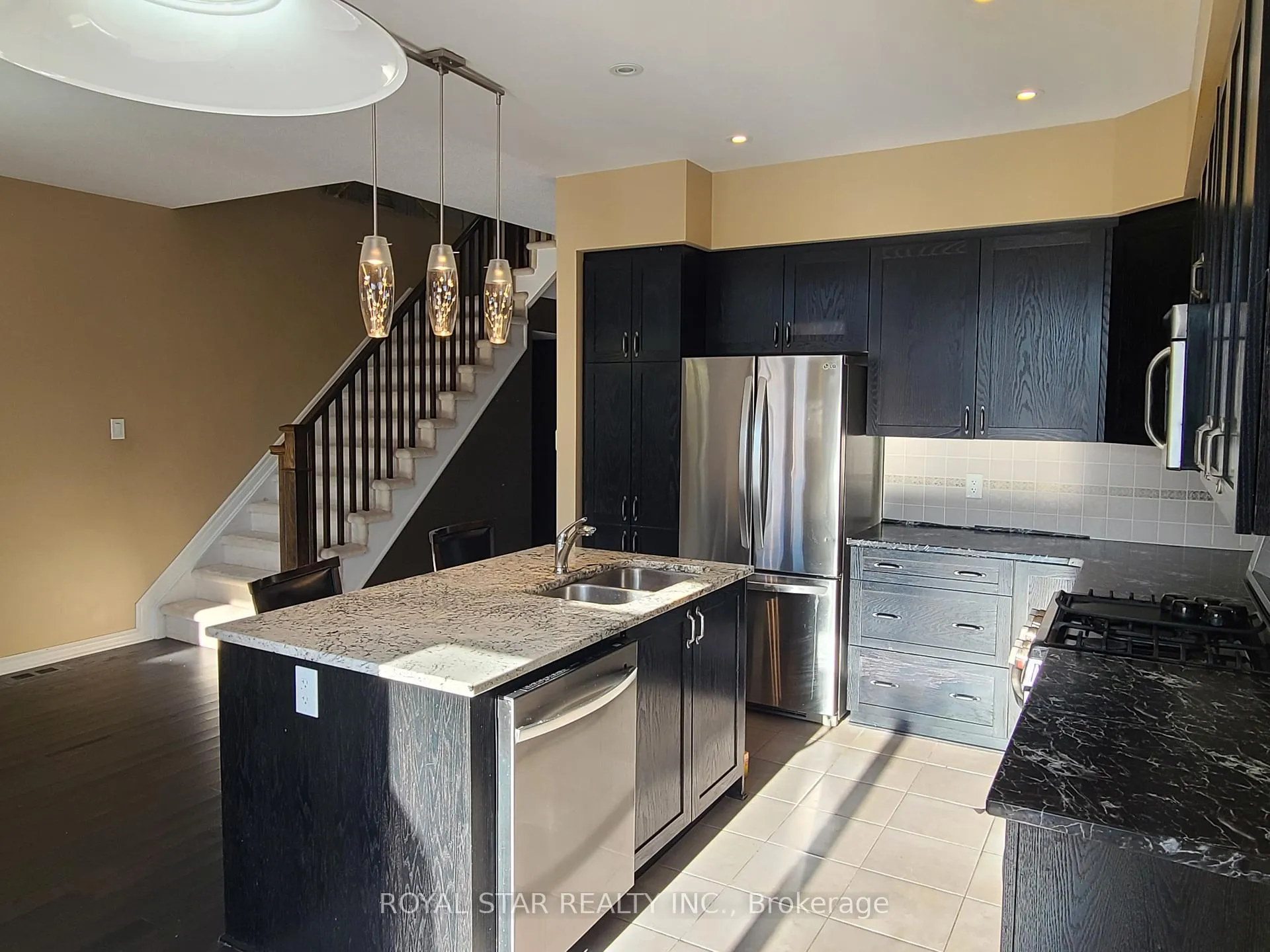Photo 6 of 953 Fletcher Circle, Ottawa, Kanata - Kanata Lakes/Heritage Hills — HOMEH
