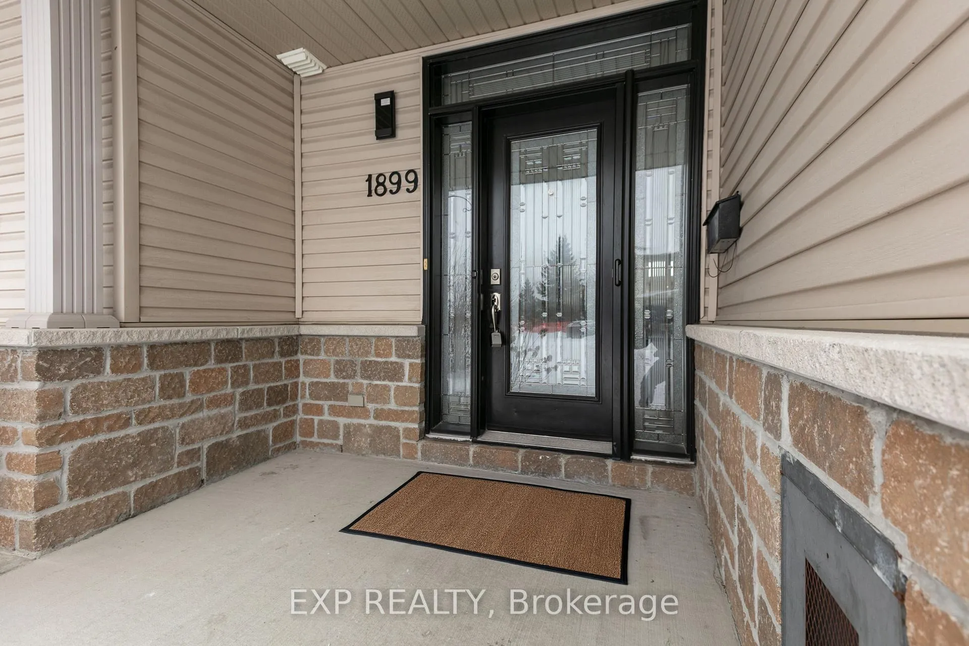 Photo 2 of 1899 Arrowgrass Way, Ottawa, Notting Hill/Summerside — HOMEH