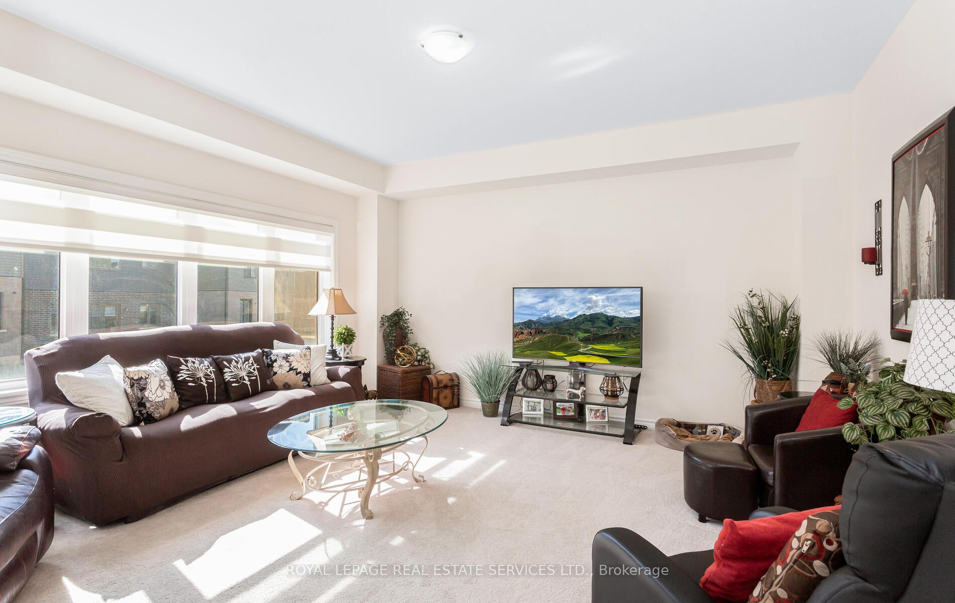 Photo 9 of 25 Jenner Drive, Brant, Paris — HOMEH