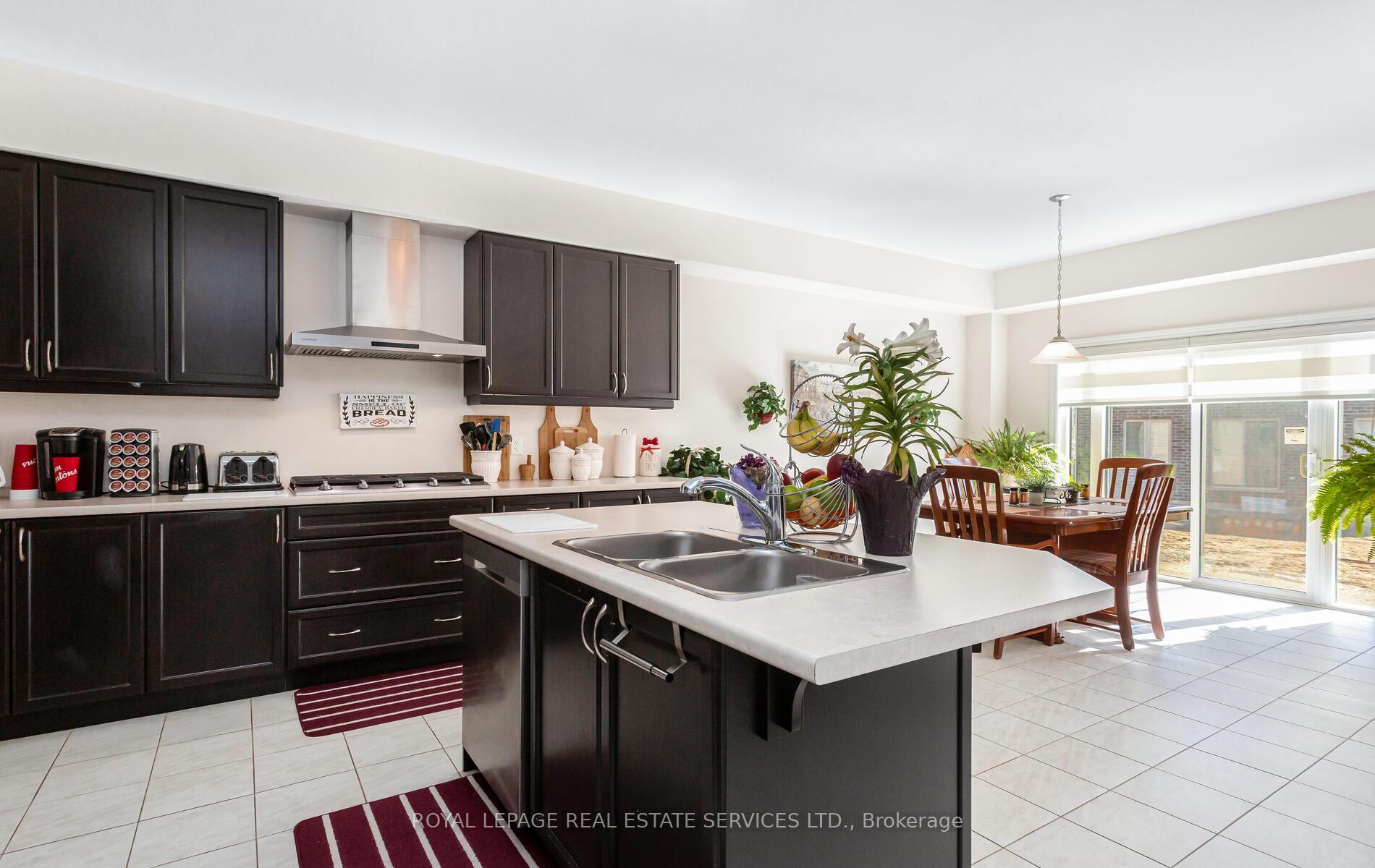 Photo 12 of 25 Jenner Drive, Brant, Paris — HOMEH