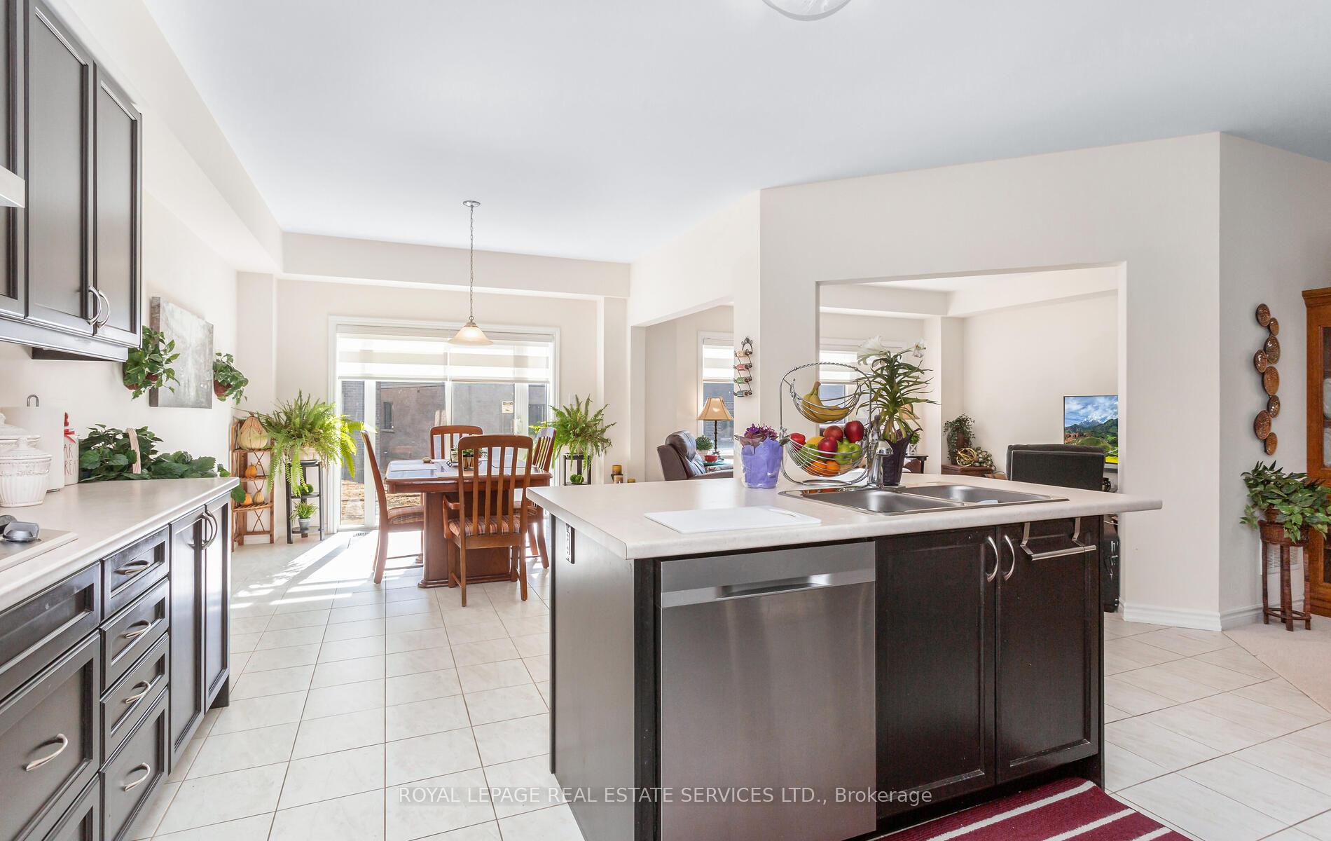 Photo 13 of 25 Jenner Drive, Brant, Paris — HOMEH