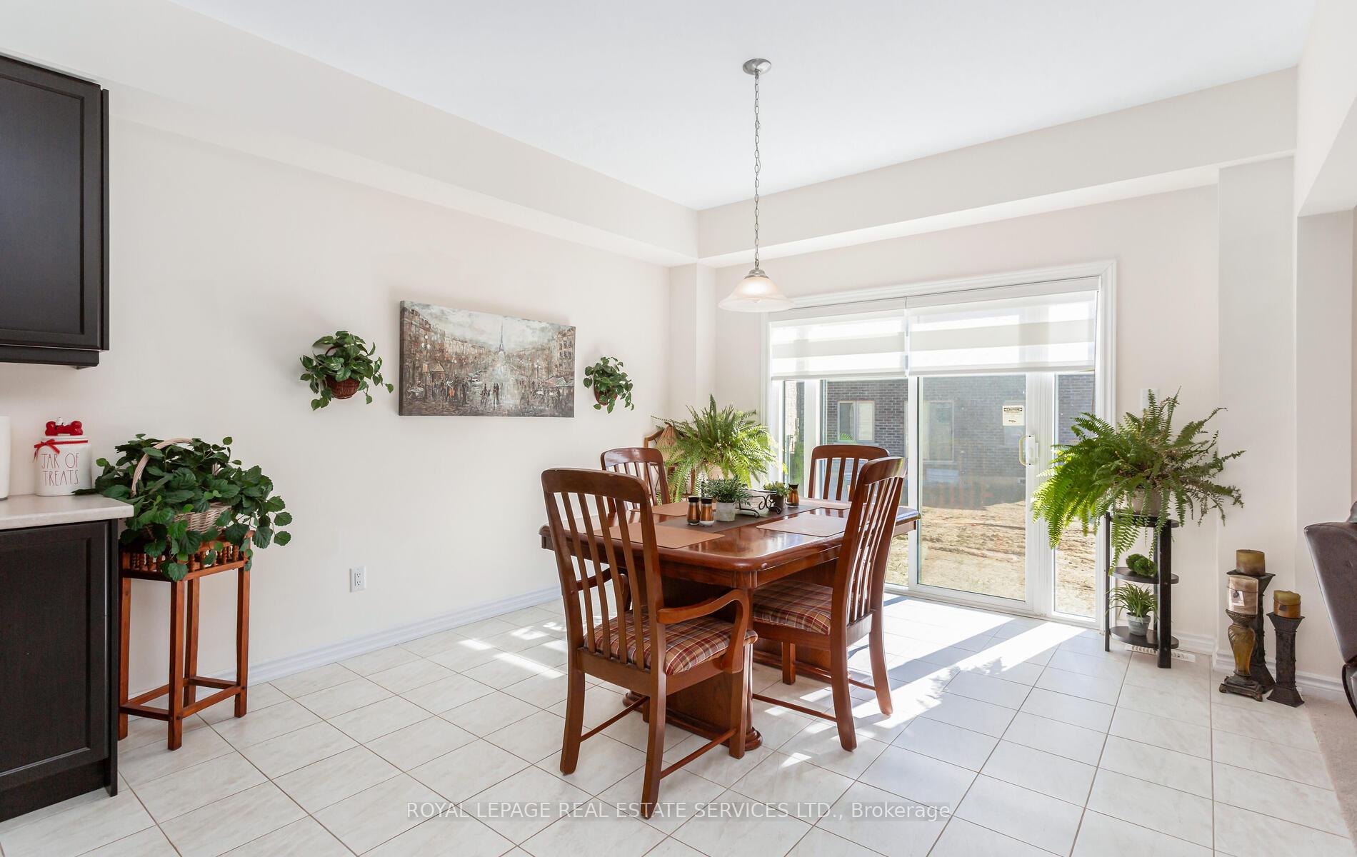 Photo 14 of 25 Jenner Drive, Brant, Paris — HOMEH