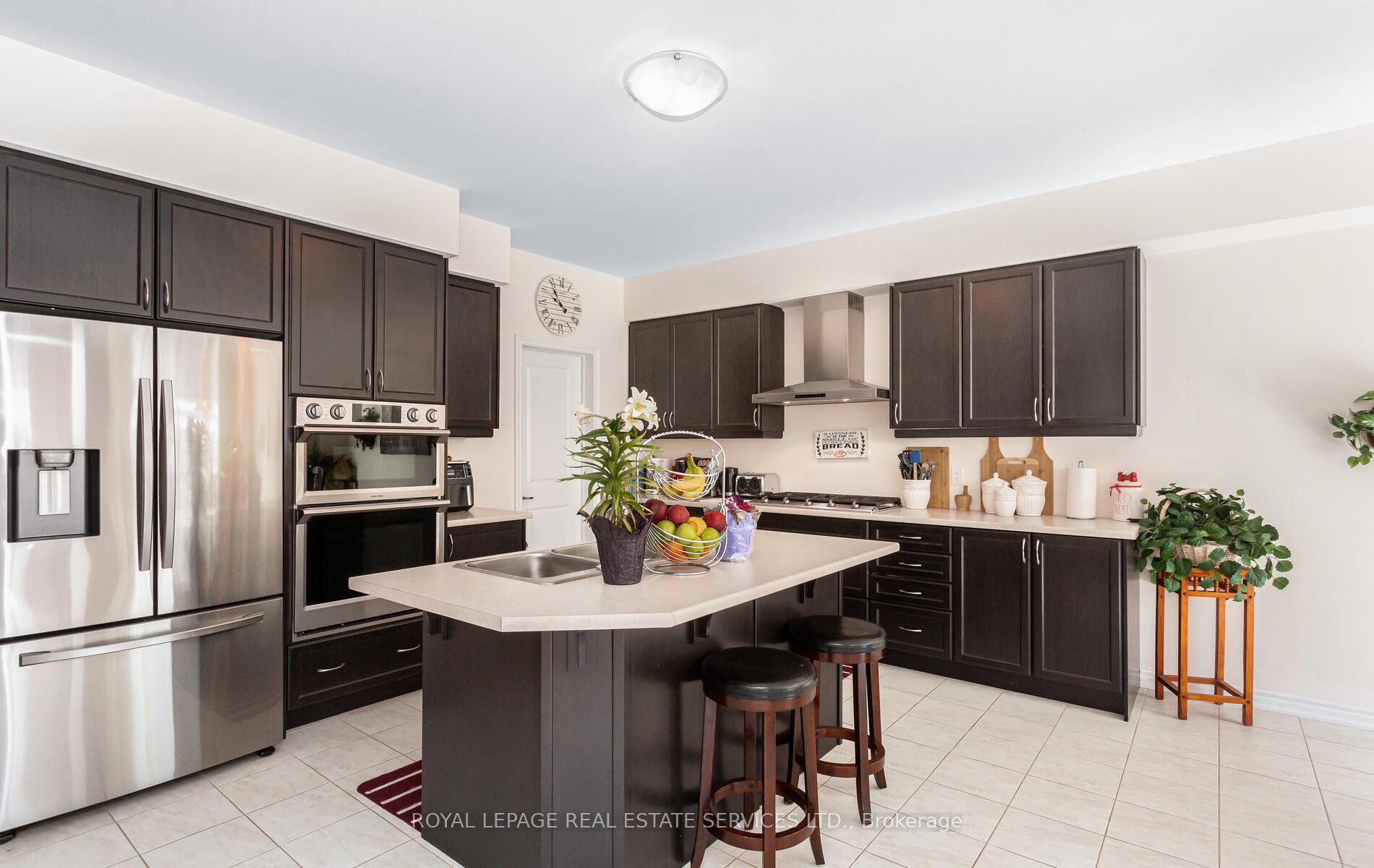 Photo 18 of 25 Jenner Drive, Brant, Paris — HOMEH