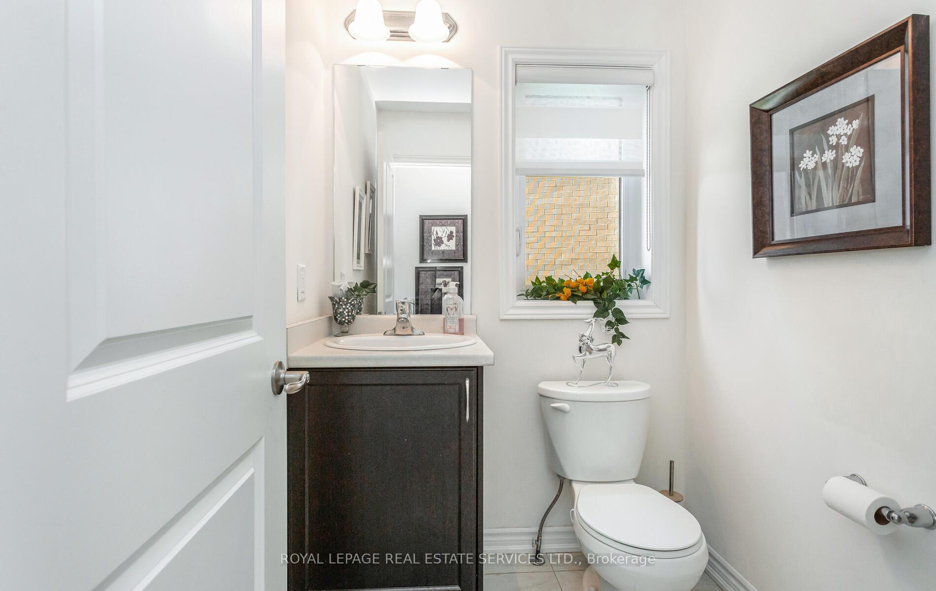 Photo 23 of 25 Jenner Drive, Brant, Paris — HOMEH