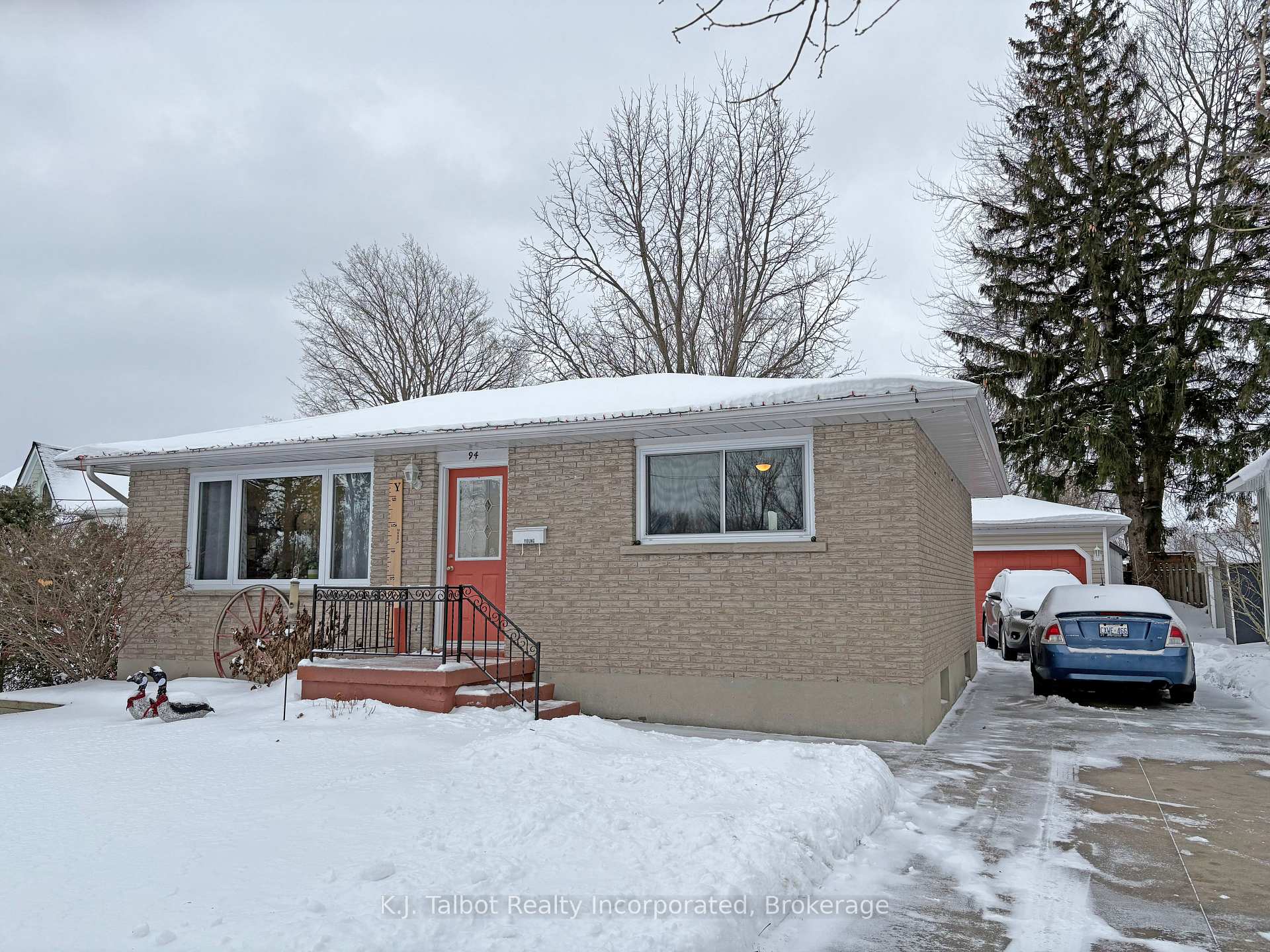 Photo 1 of 94 Montcalm Street, Goderich, Goderich (Town) — HOMEH