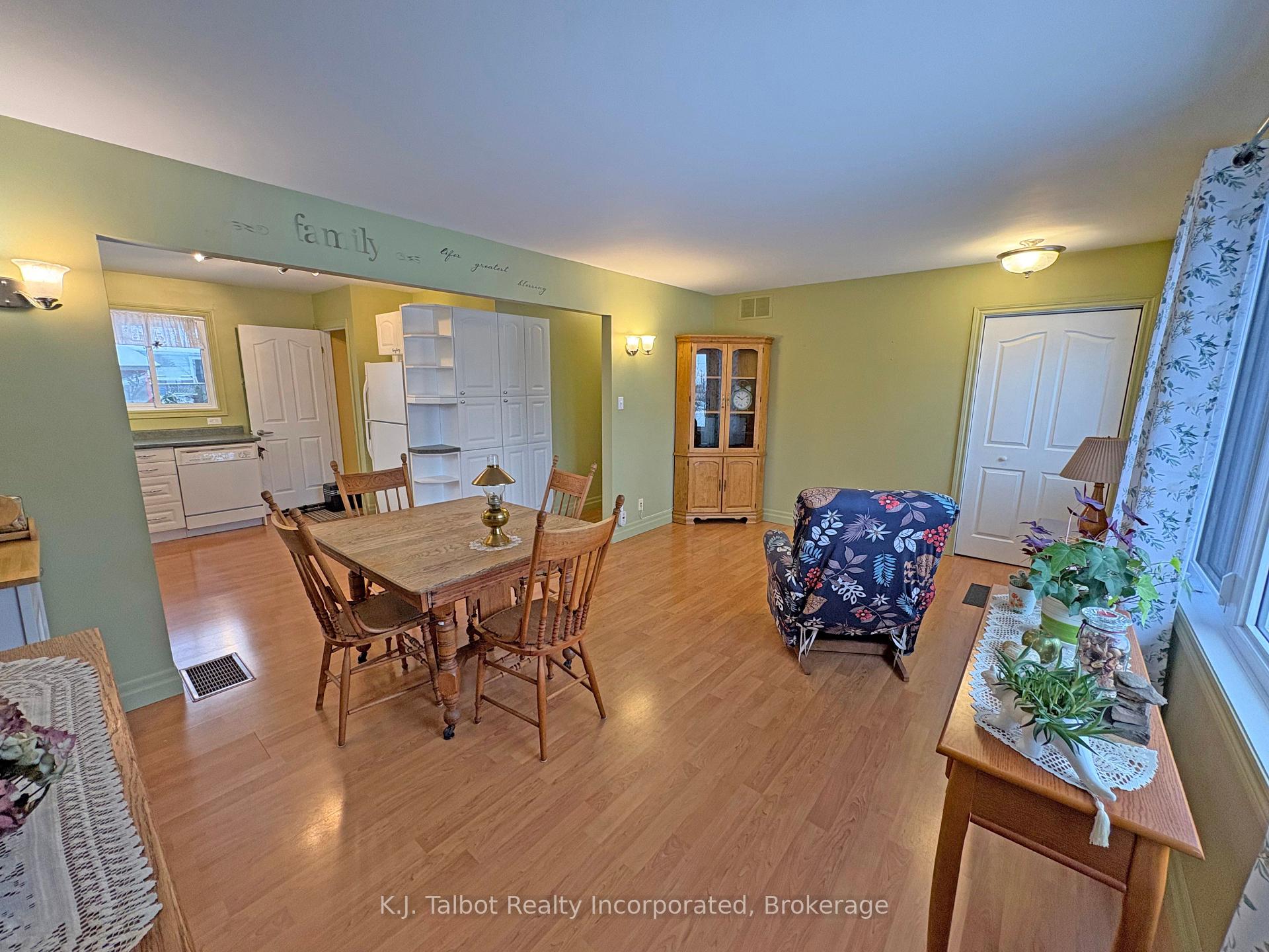 Photo 4 of 94 Montcalm Street, Goderich, Goderich (Town) — HOMEH