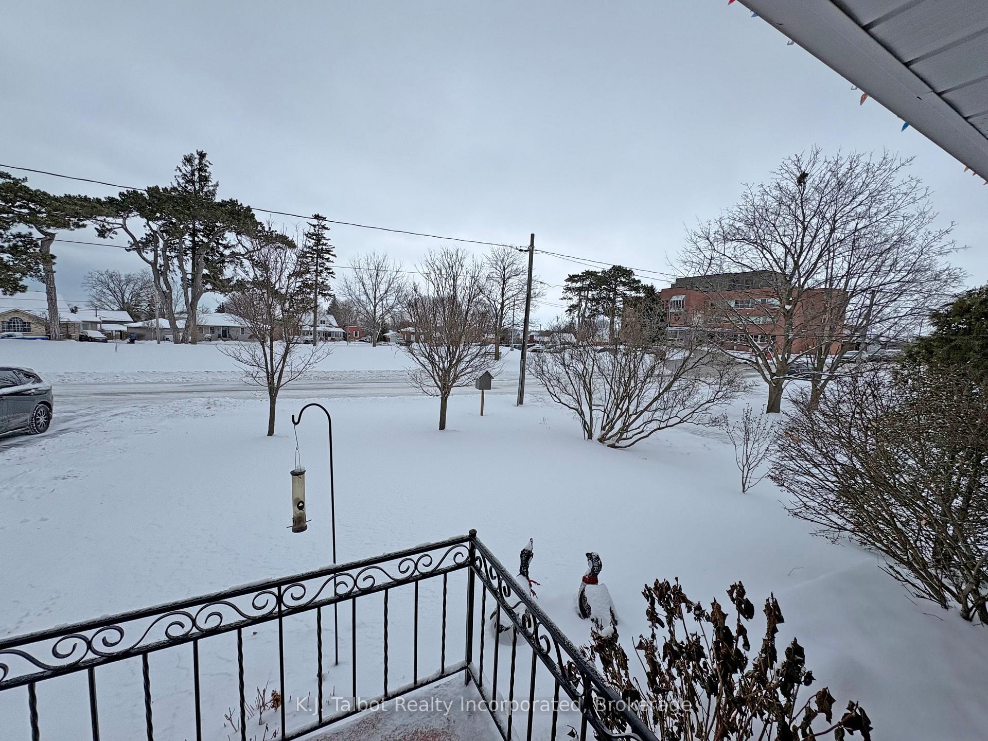 Photo 5 of 94 Montcalm Street, Goderich, Goderich (Town) — HOMEH