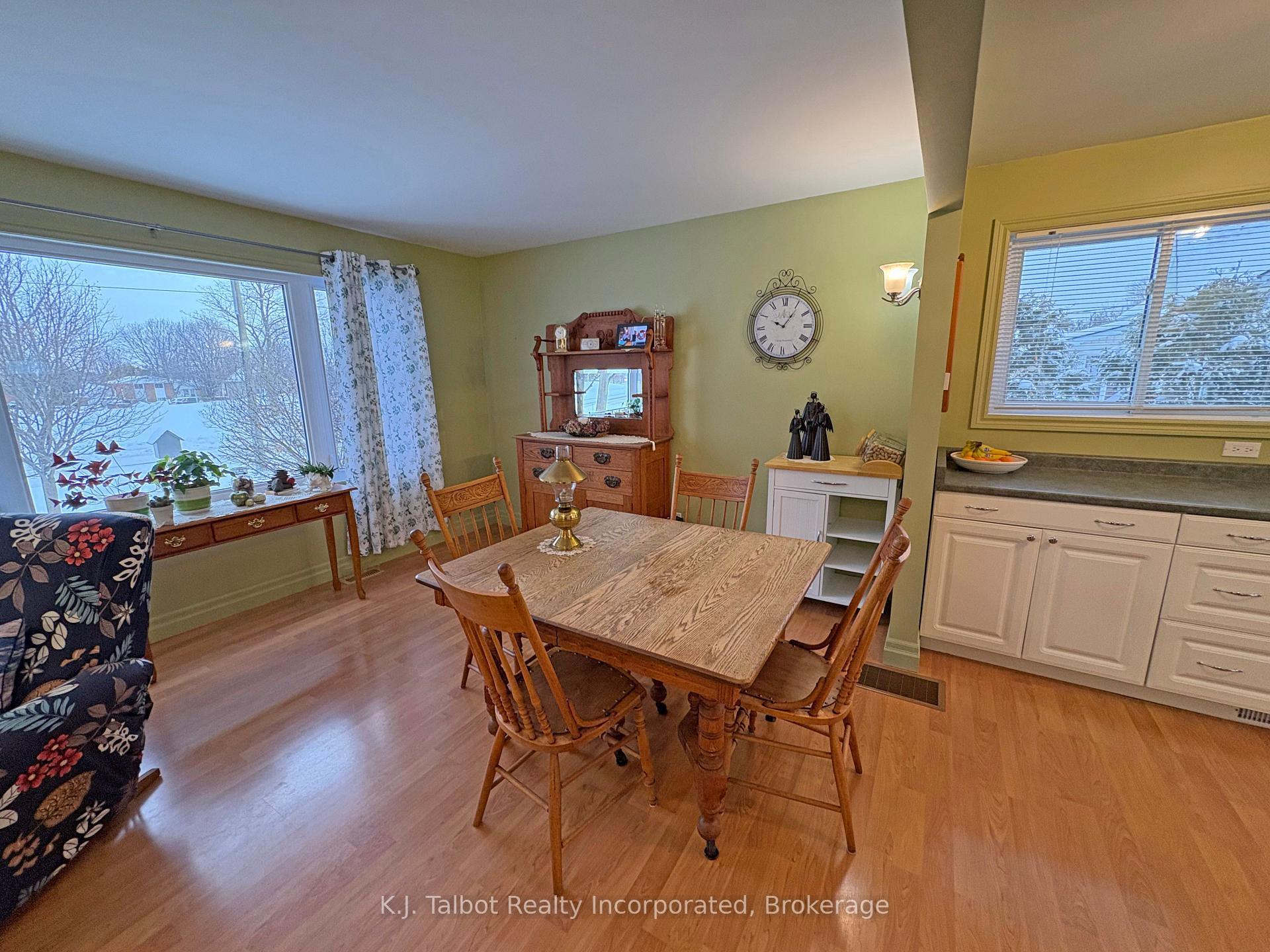 Photo 8 of 94 Montcalm Street, Goderich, Goderich (Town) — HOMEH