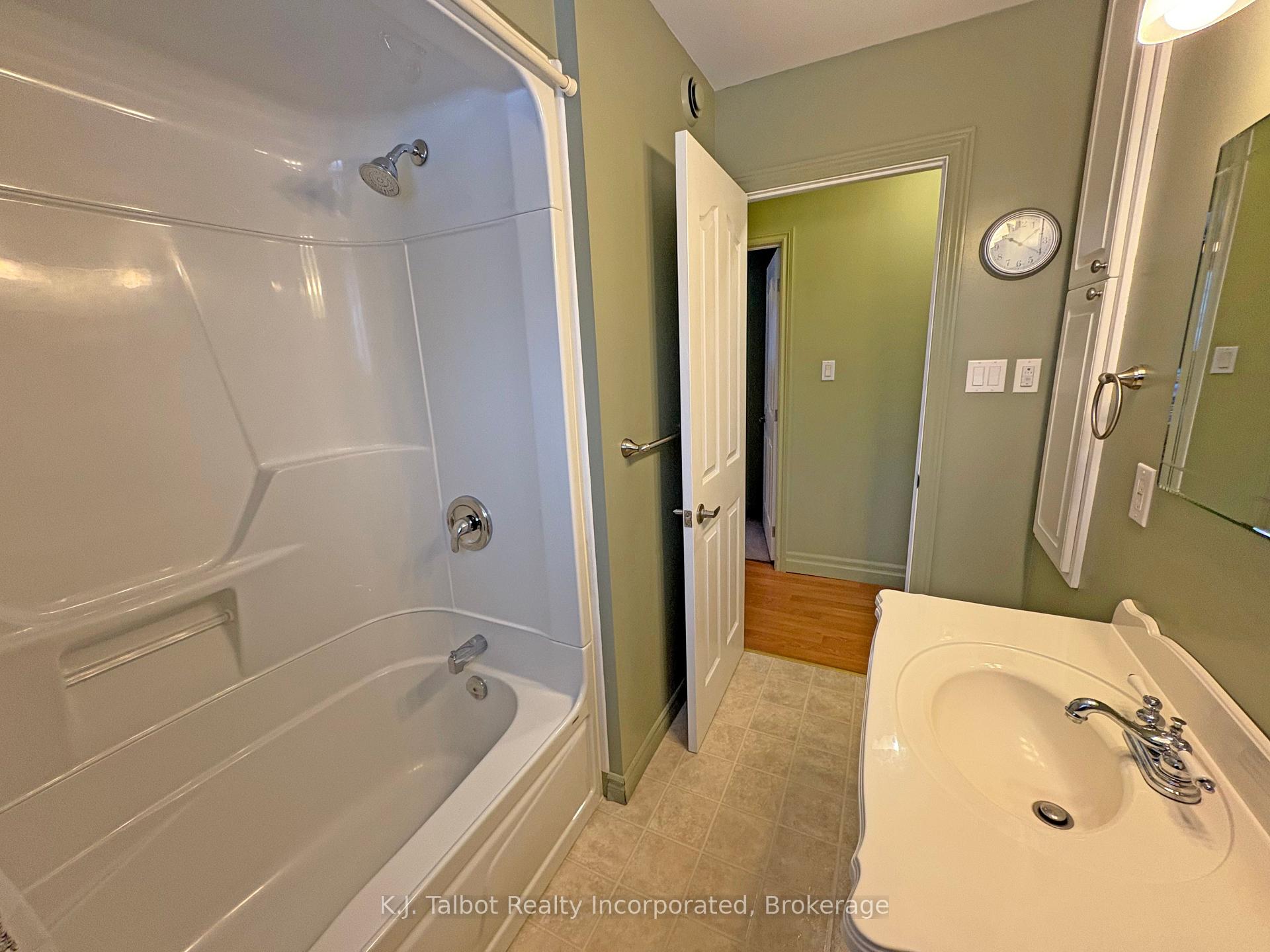 Photo 10 of 94 Montcalm Street, Goderich, Goderich (Town) — HOMEH