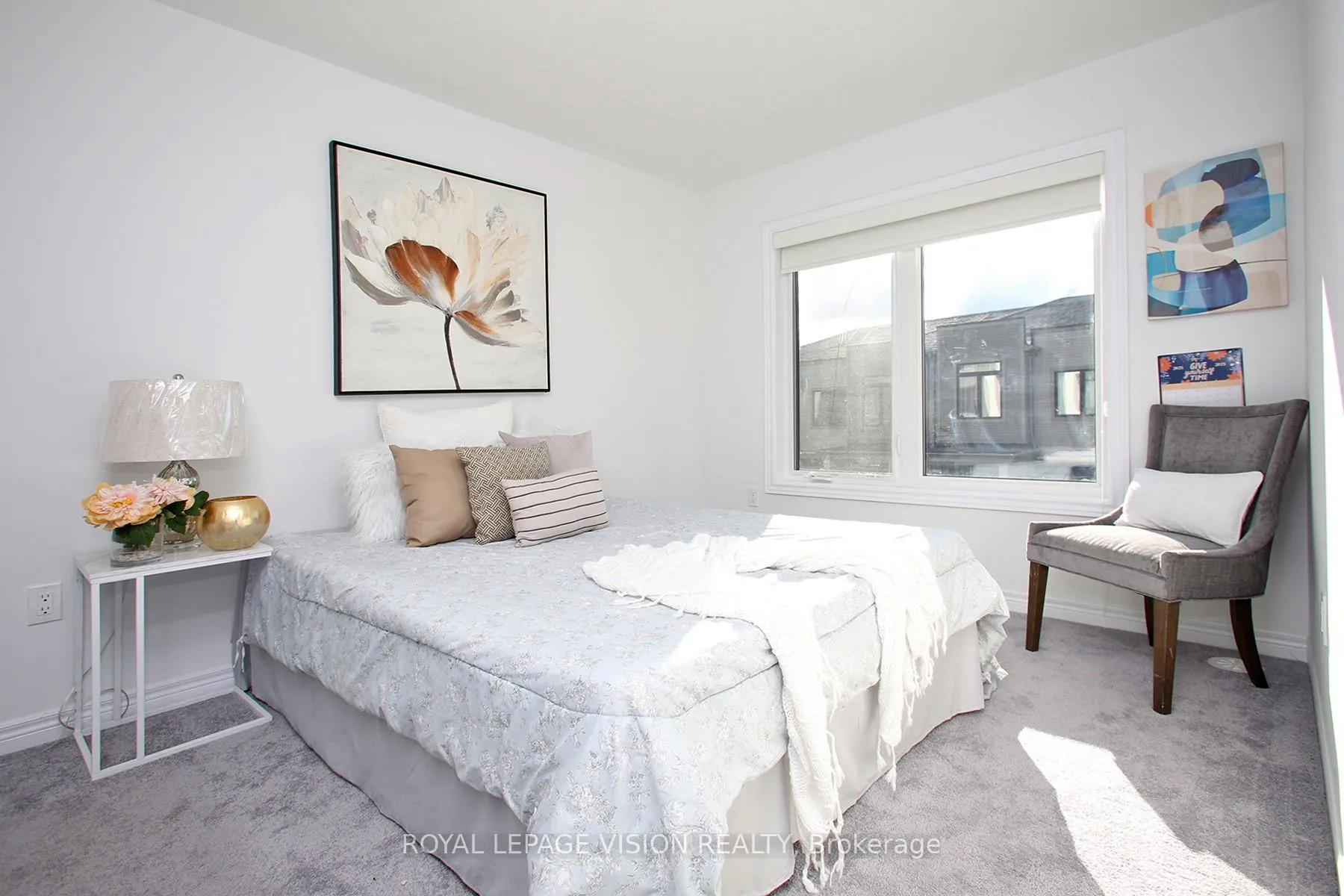 Photo 7 of 21 Sorbara Way, Whitby, Brooklin — HOMEH
