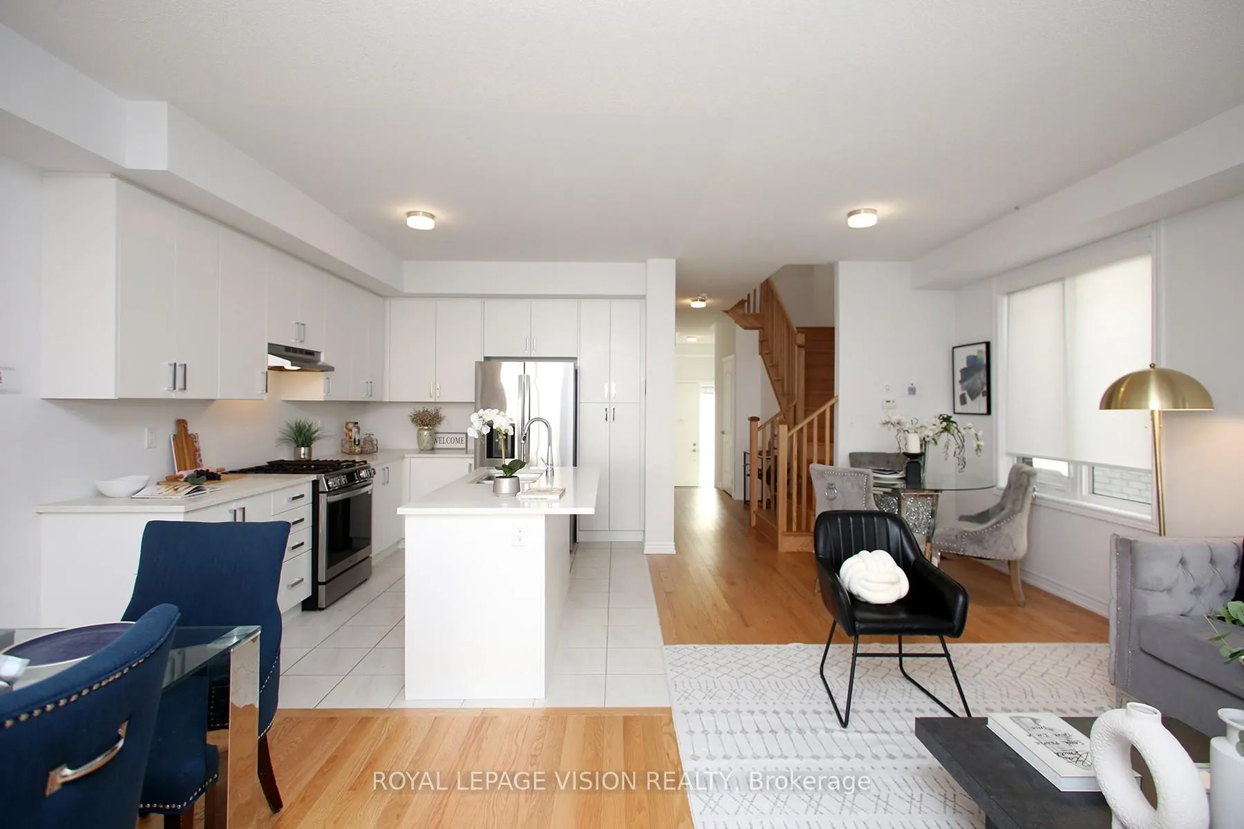 Photo 8 of 21 Sorbara Way, Whitby, Brooklin — HOMEH