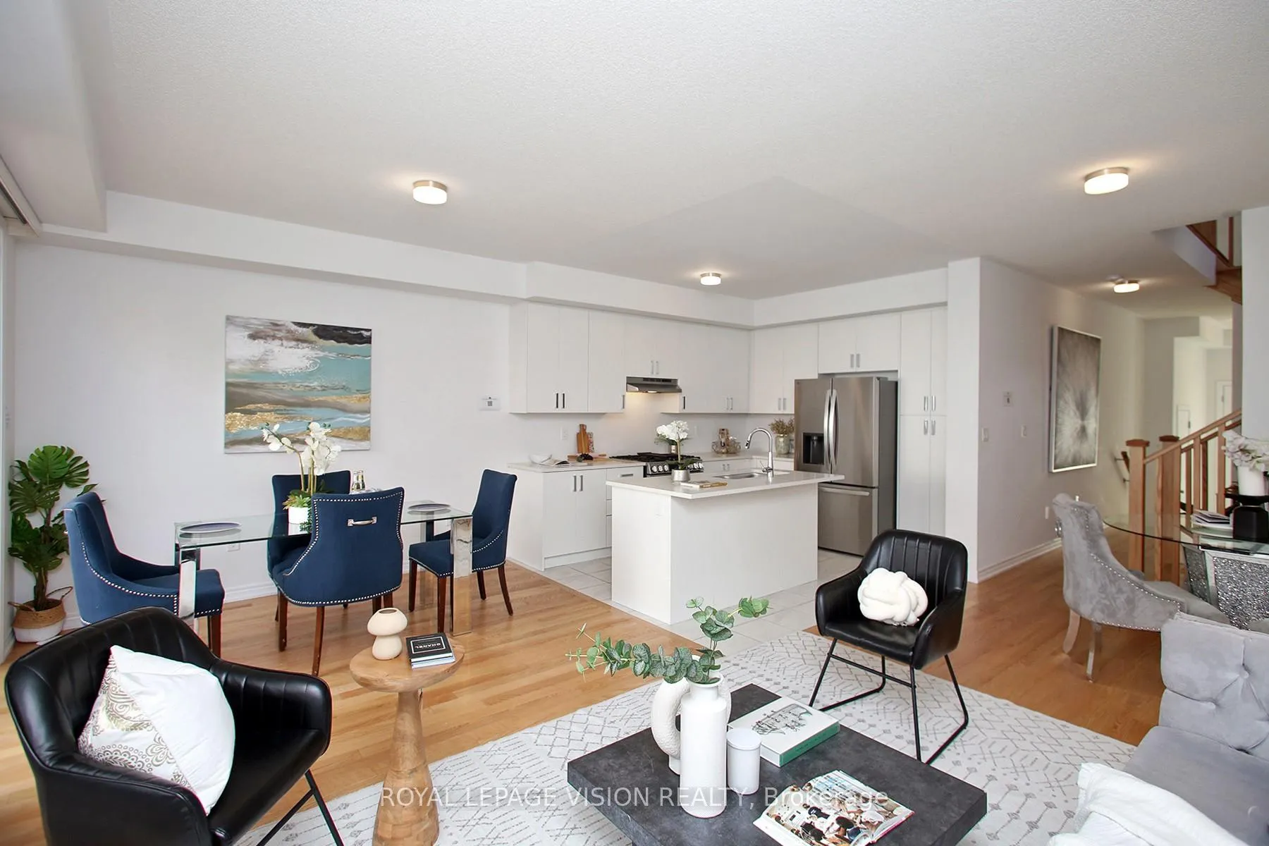 Photo 16 of 21 Sorbara Way, Whitby, Brooklin — HOMEH