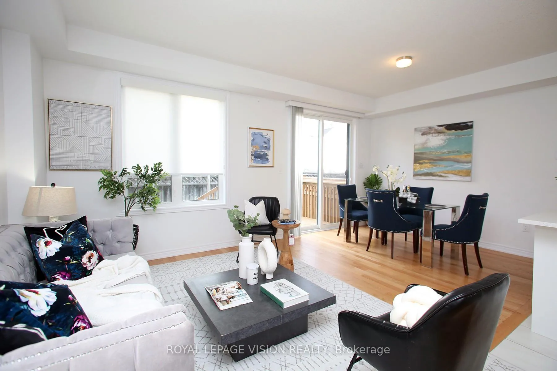 Photo 17 of 21 Sorbara Way, Whitby, Brooklin — HOMEH