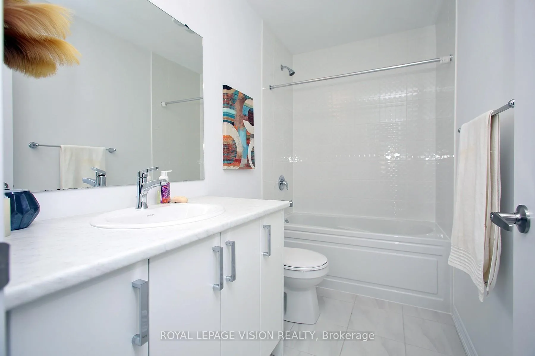 Photo 19 of 21 Sorbara Way, Whitby, Brooklin — HOMEH