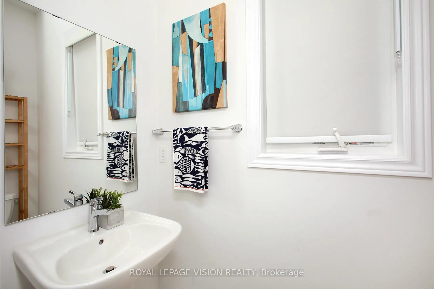 Photo 20 of 21 Sorbara Way, Whitby, Brooklin — HOMEH