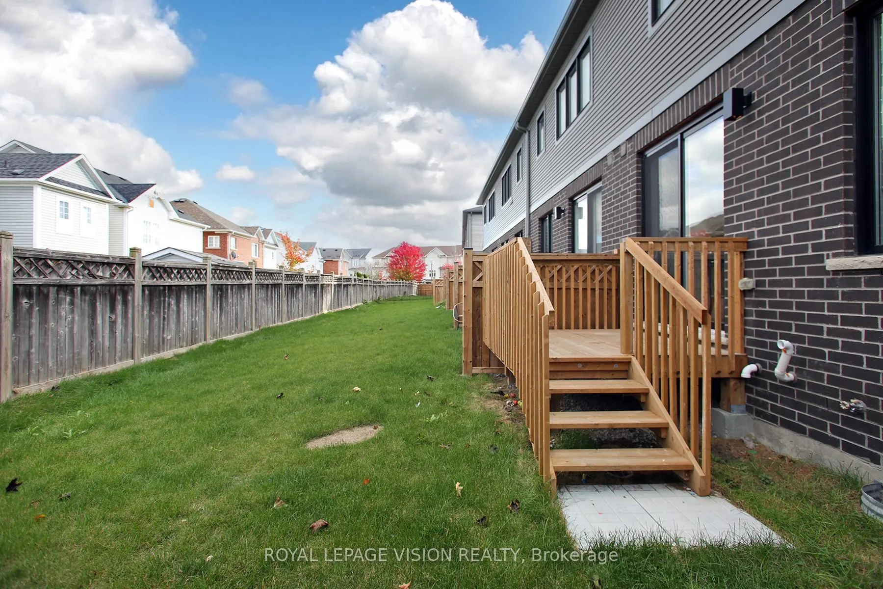 Photo 25 of 21 Sorbara Way, Whitby, Brooklin — HOMEH