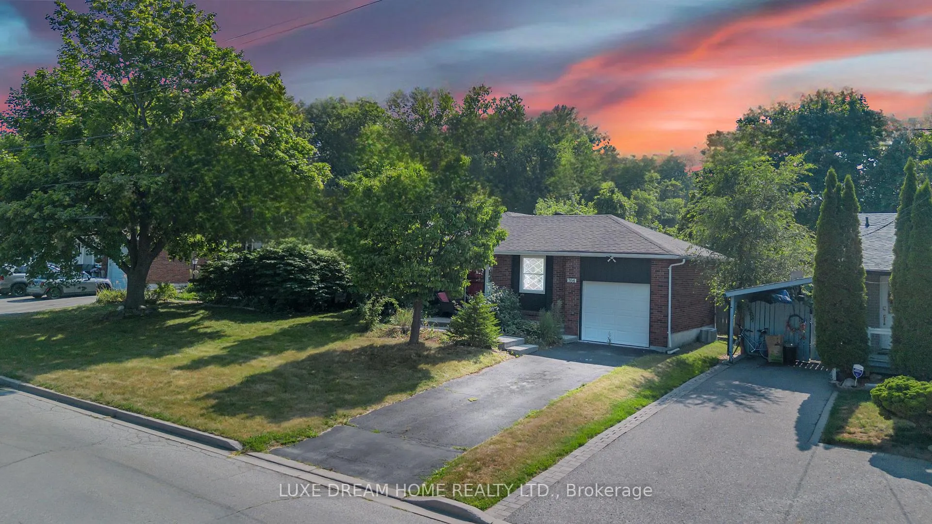 Photo 2 of 764 Hillcrest Road, Pickering, West Shore — HOMEH