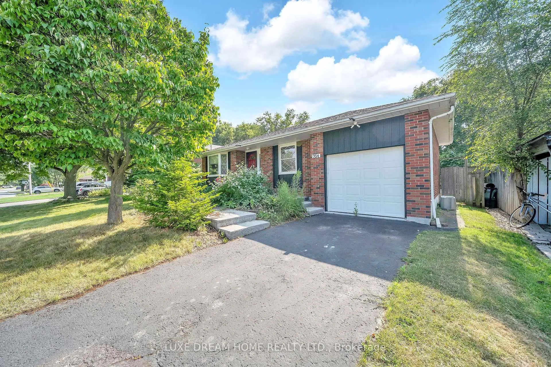 Photo 3 of 764 Hillcrest Road, Pickering, West Shore — HOMEH