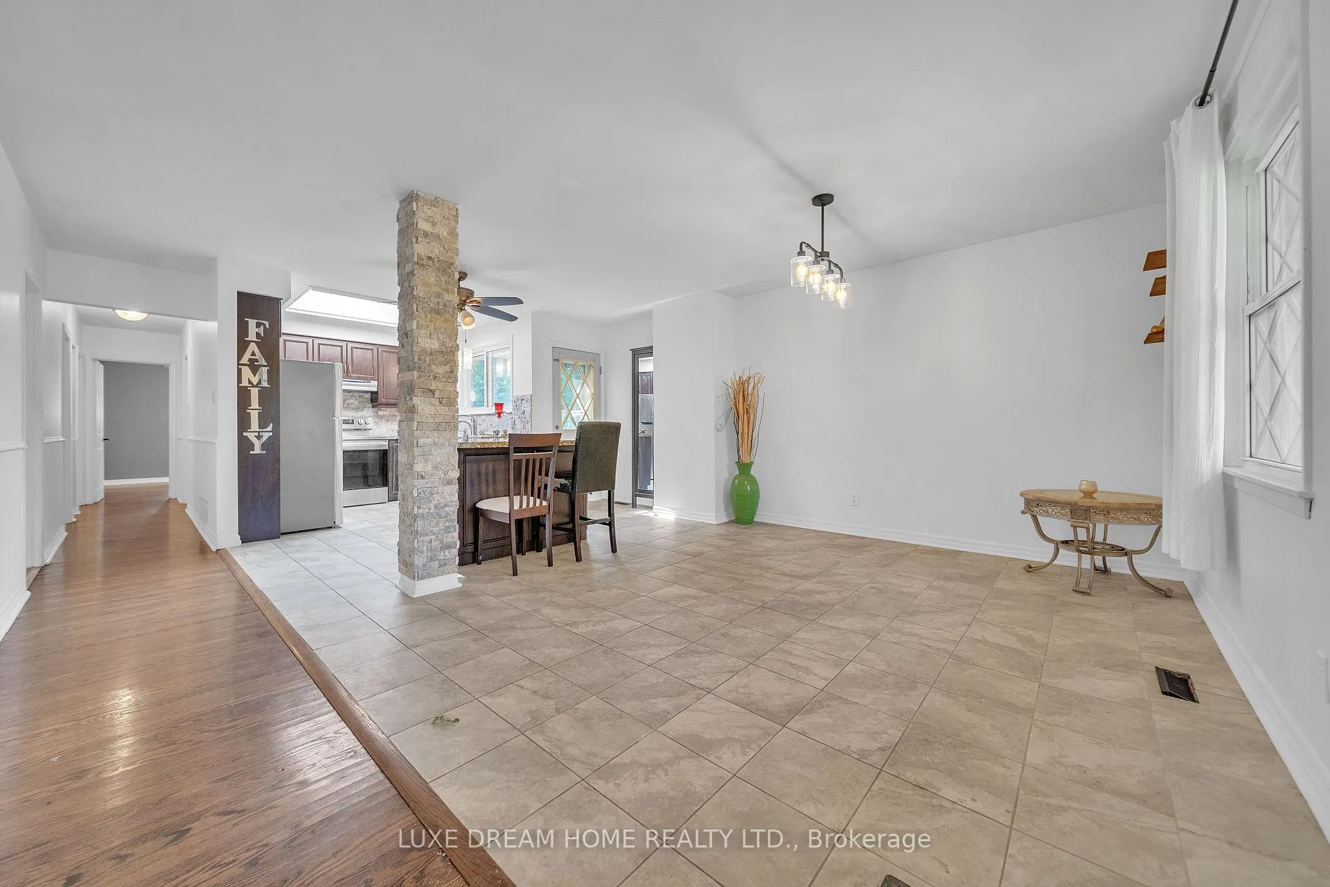 Photo 6 of 764 Hillcrest Road, Pickering, West Shore — HOMEH