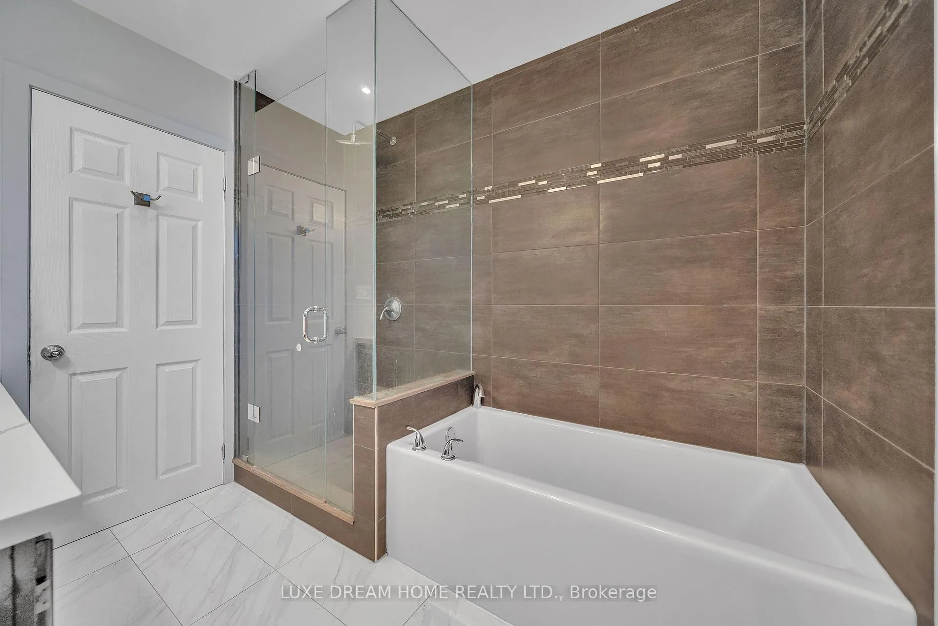Photo 16 of 764 Hillcrest Road, Pickering, West Shore — HOMEH