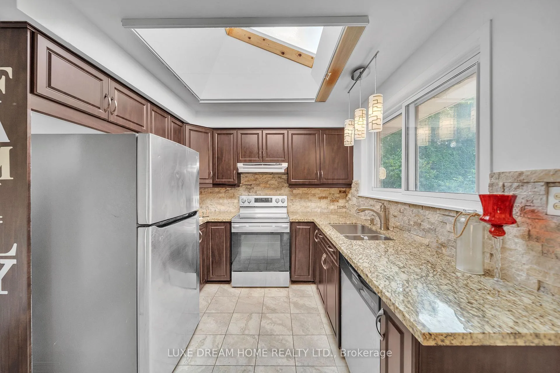 Photo 25 of 764 Hillcrest Road, Pickering, West Shore — HOMEH