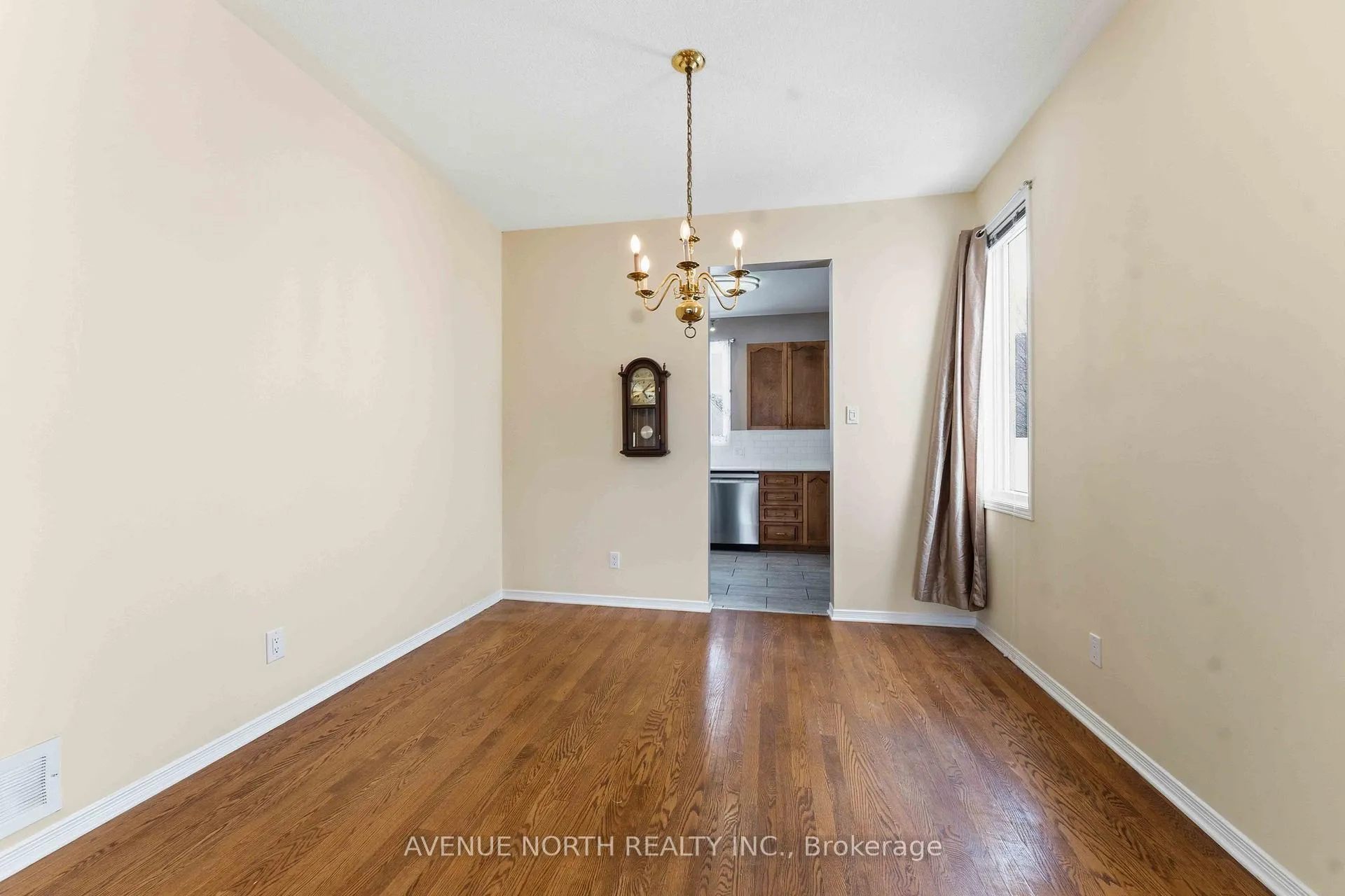 Photo 9 of 1838 Mccallum Drive, Ottawa, Fallingbrook/Gardenway South — HOMEH