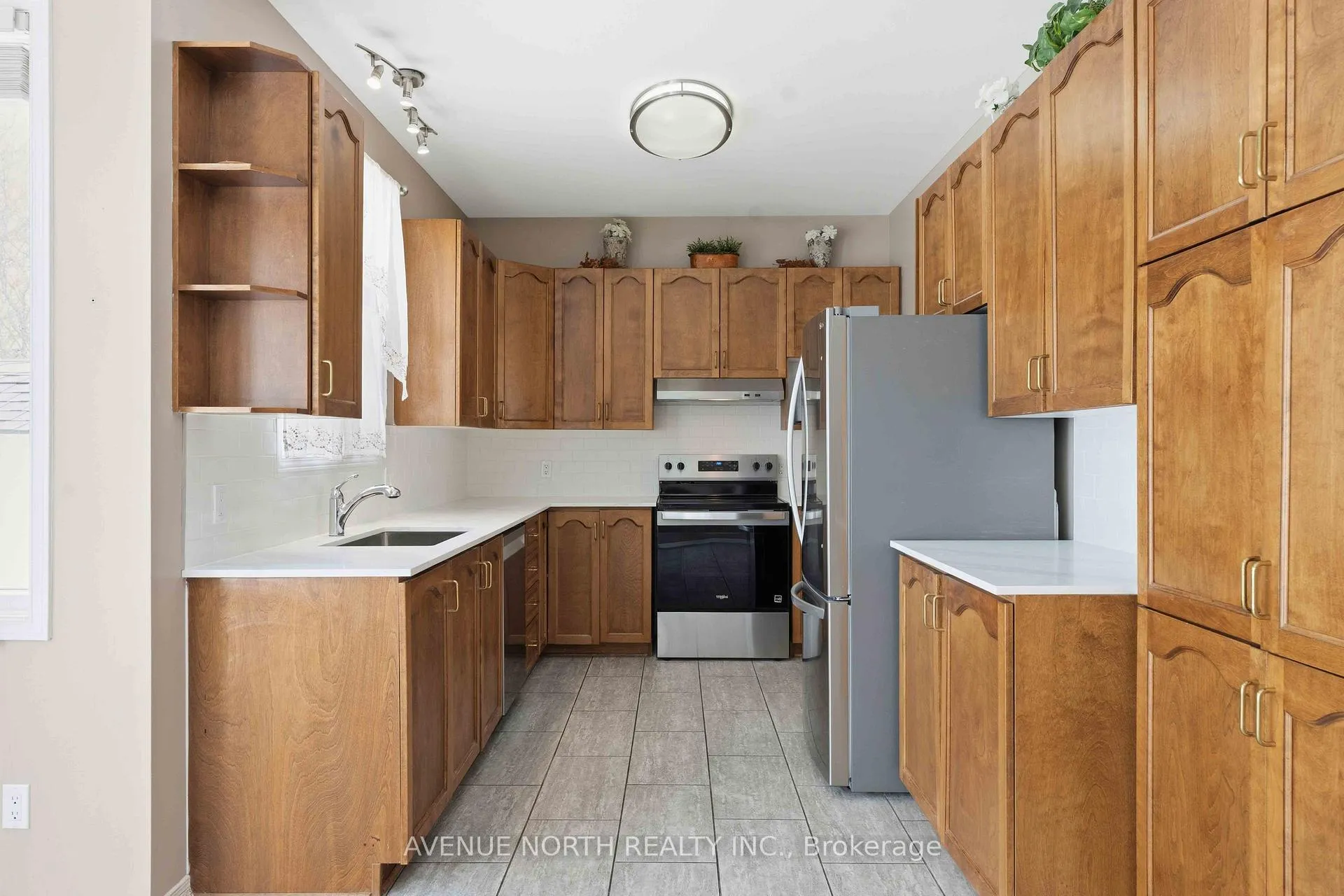 Photo 13 of 1838 Mccallum Drive, Ottawa, Fallingbrook/Gardenway South — HOMEH