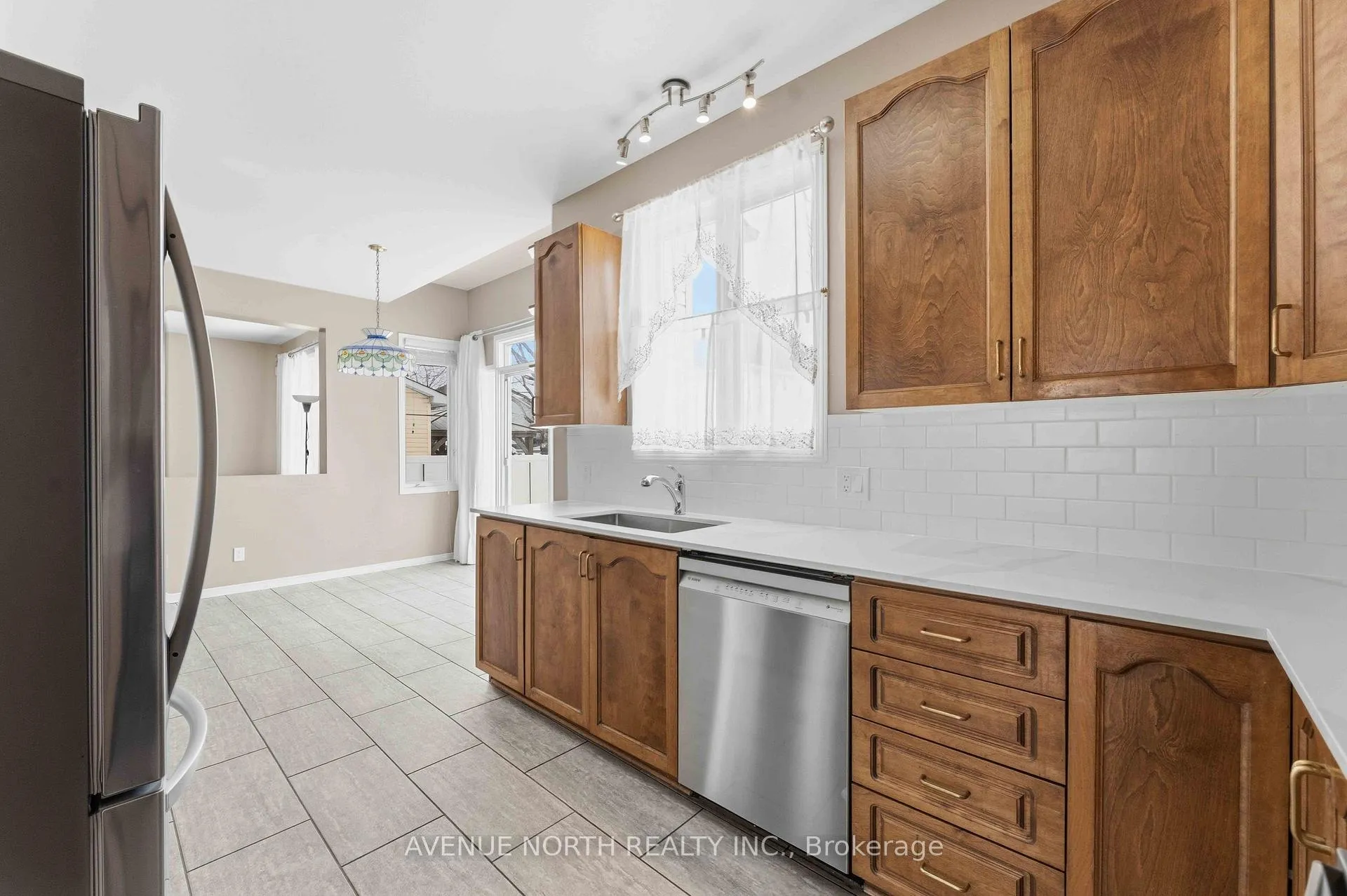 Photo 18 of 1838 Mccallum Drive, Ottawa, Fallingbrook/Gardenway South — HOMEH